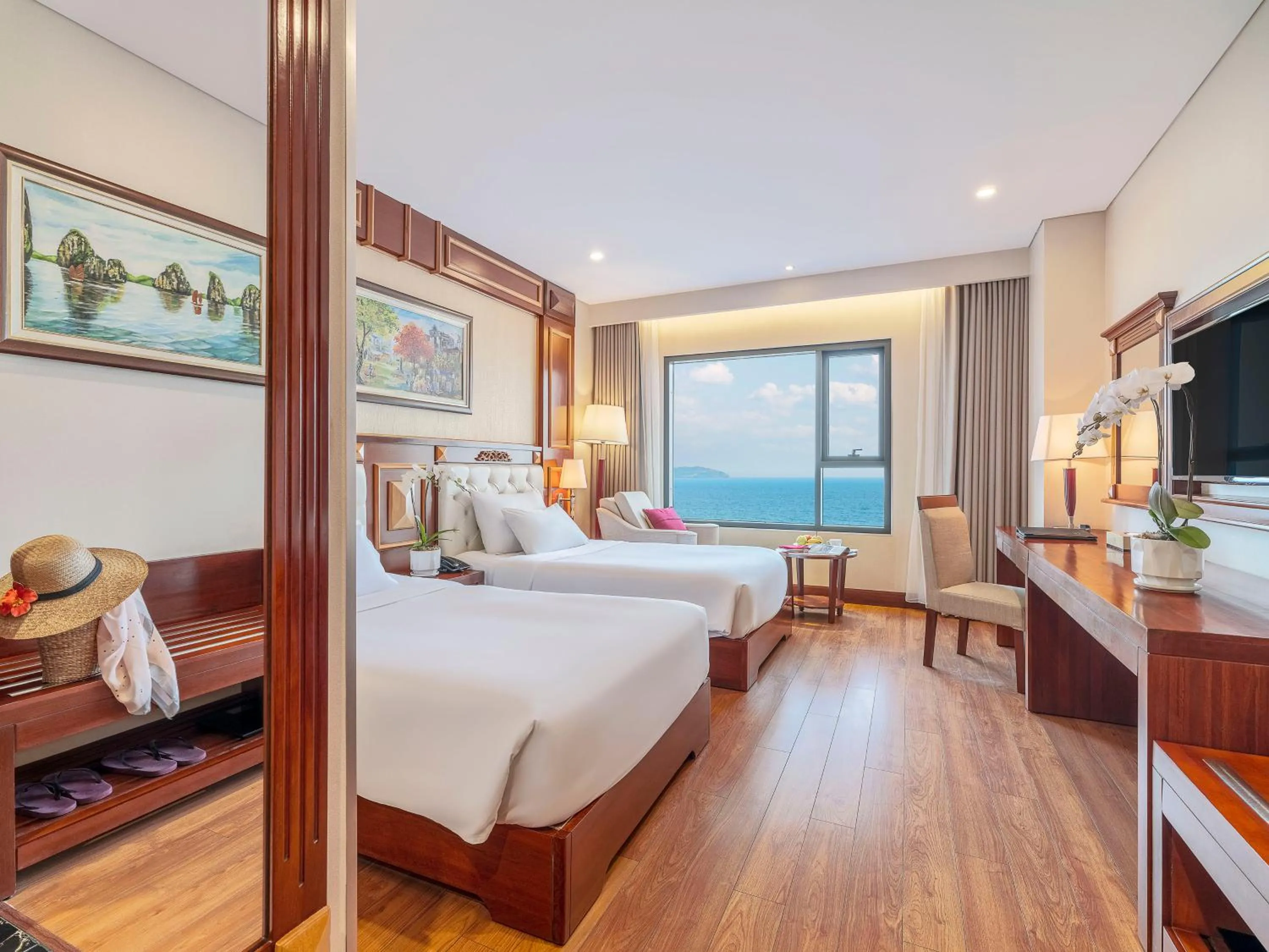 Photo of the whole room, Bed in DLG Hotel Danang