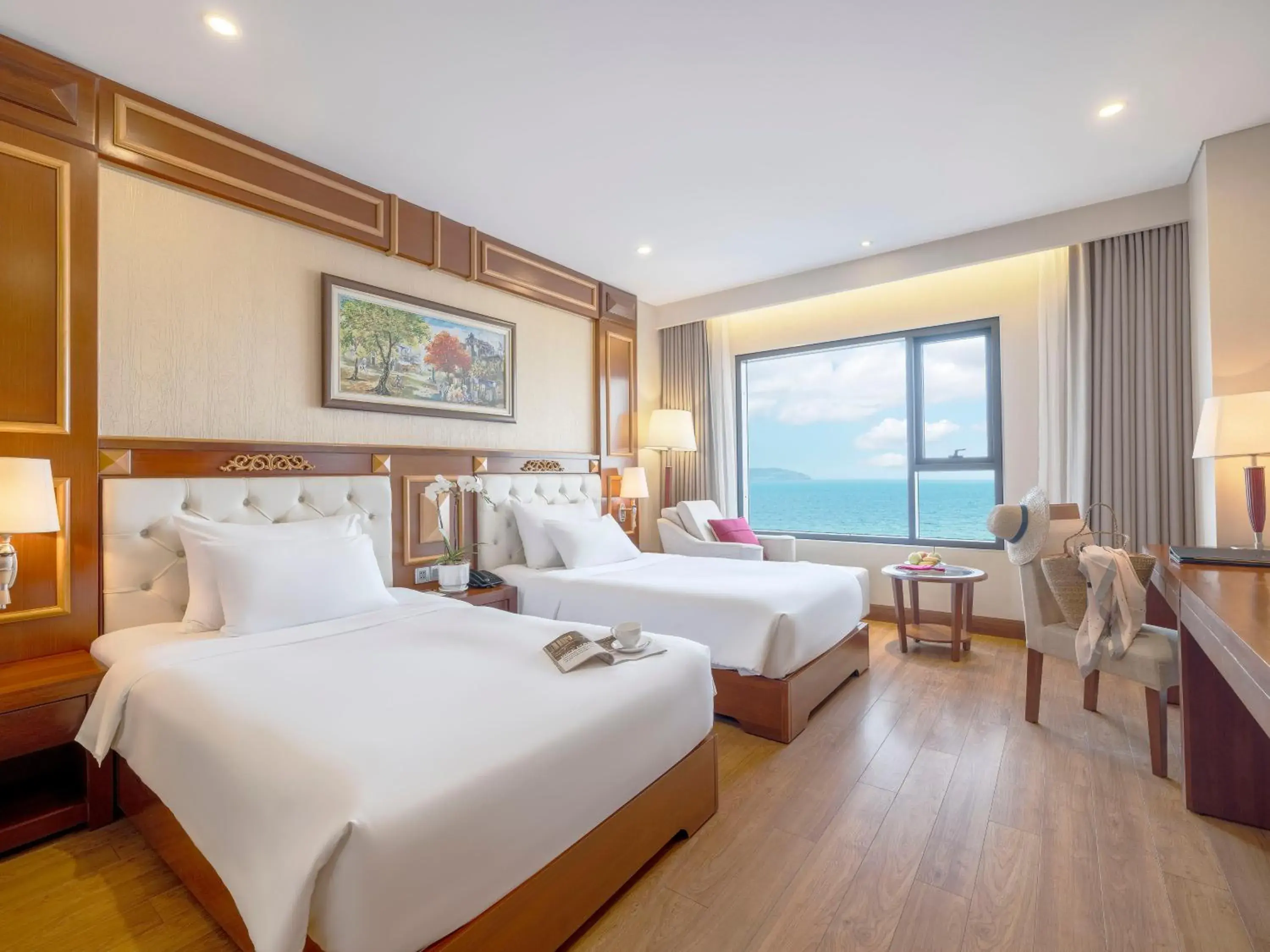 Deluxe Twin Room with Sea View in DLG Hotel Danang Deluxe Twin Room with Sea View in DLG Hotel Danang