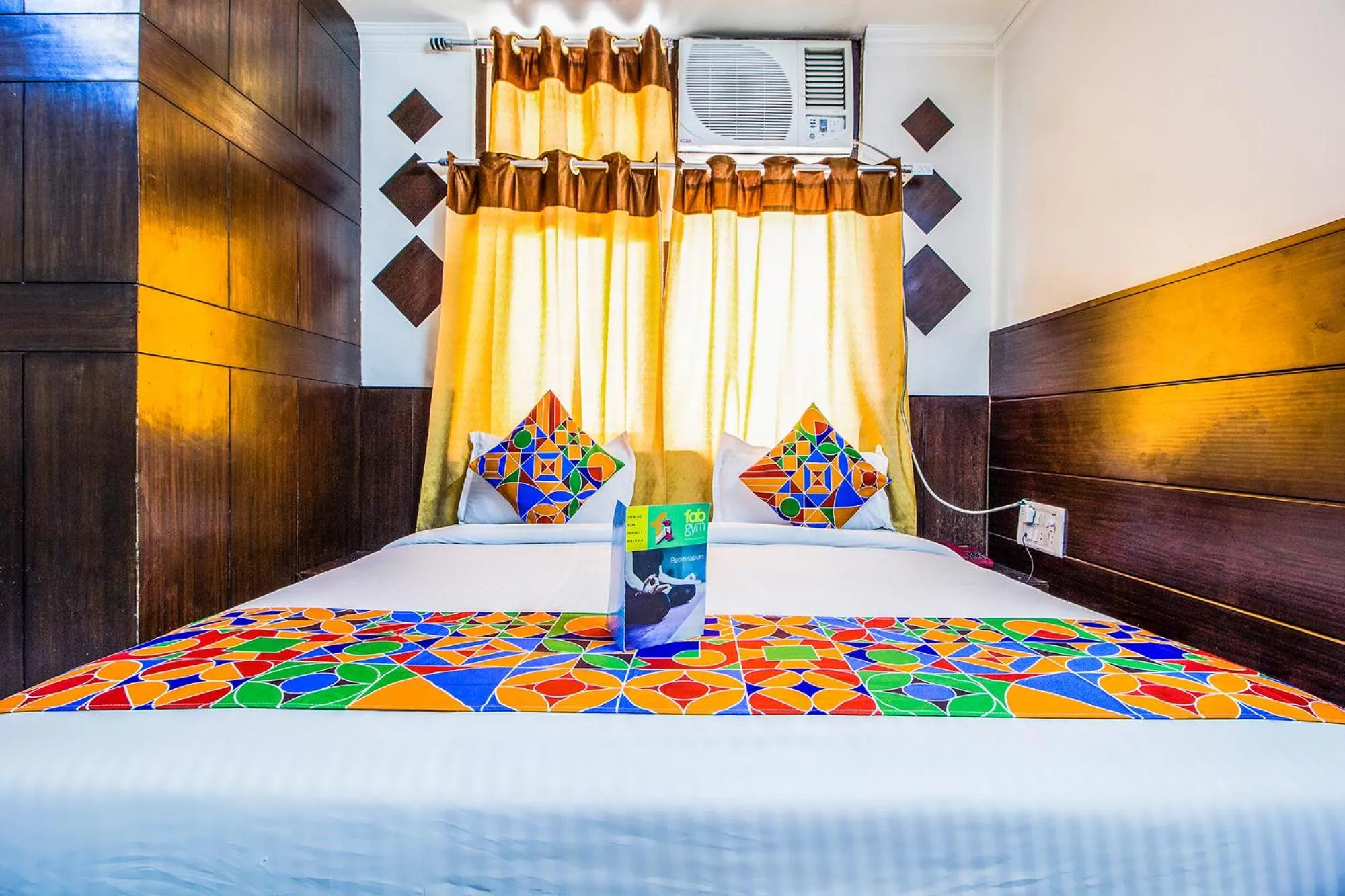 Bedroom, Bed in FabExpress Alpine