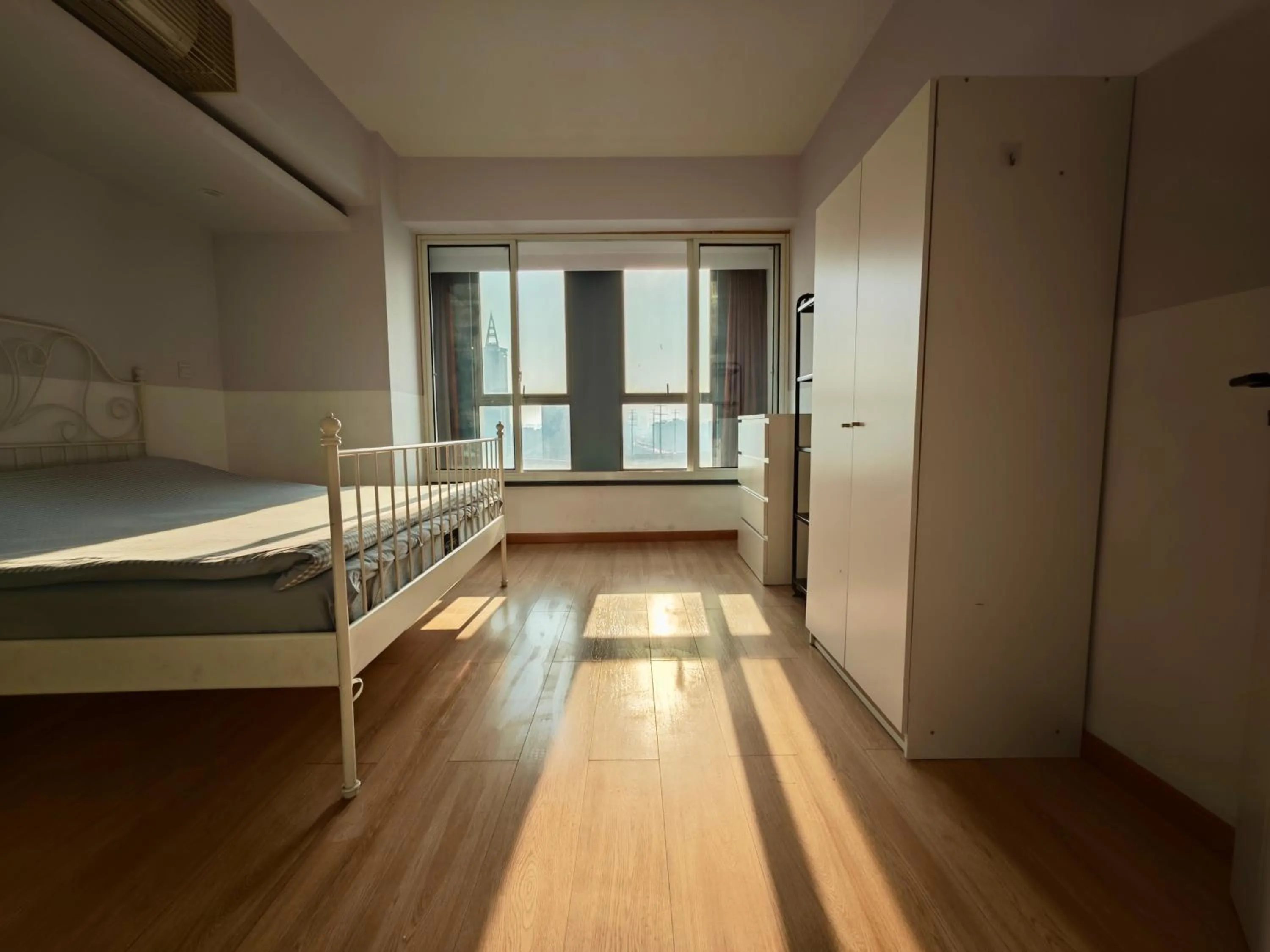 Bed in iNestin Shanghai Apt Jinzang Road