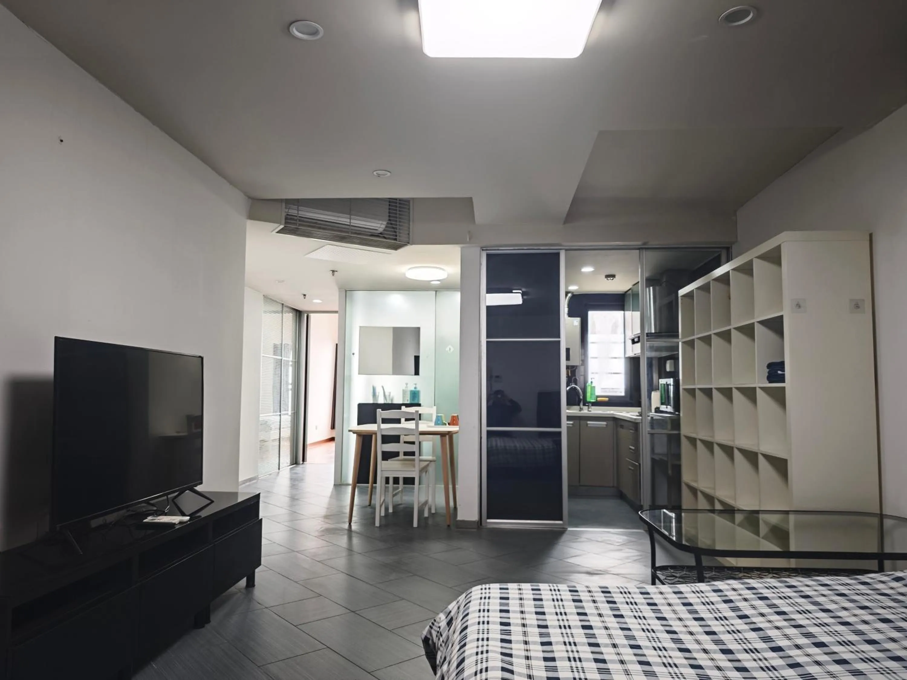 Bed in iNestin Shanghai Apt Jinzang Road