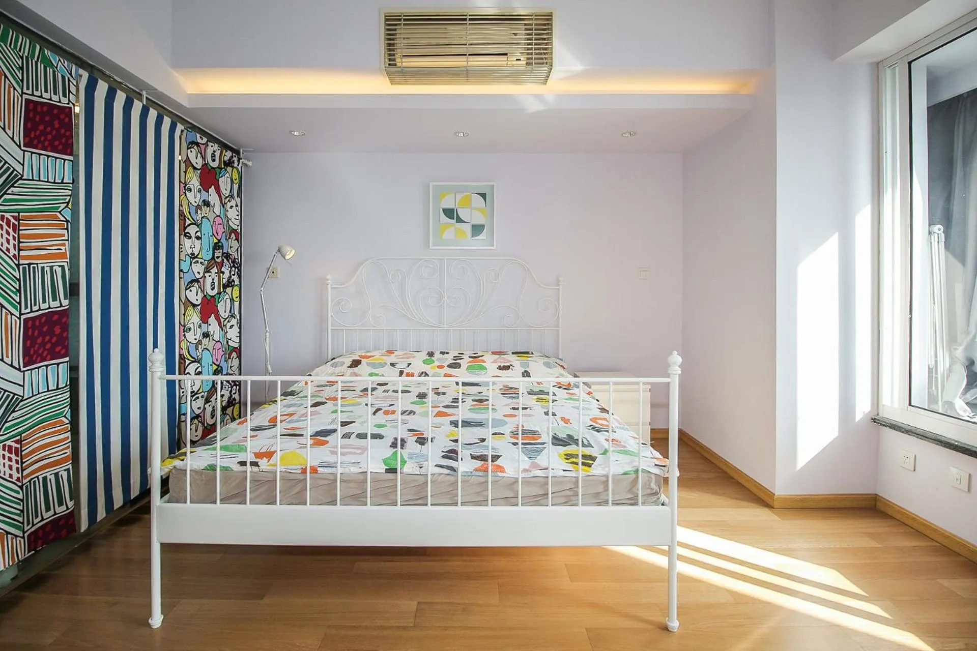 Bed in iNestin Shanghai Apt Jinzang Road