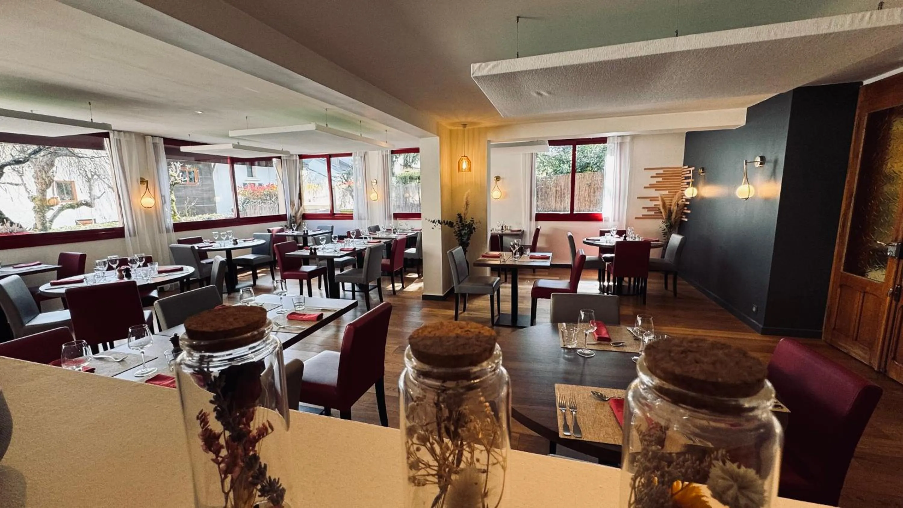 Restaurant/places to eat in La Terrasse Fleurie, Logis, Hôtel et Restaurant