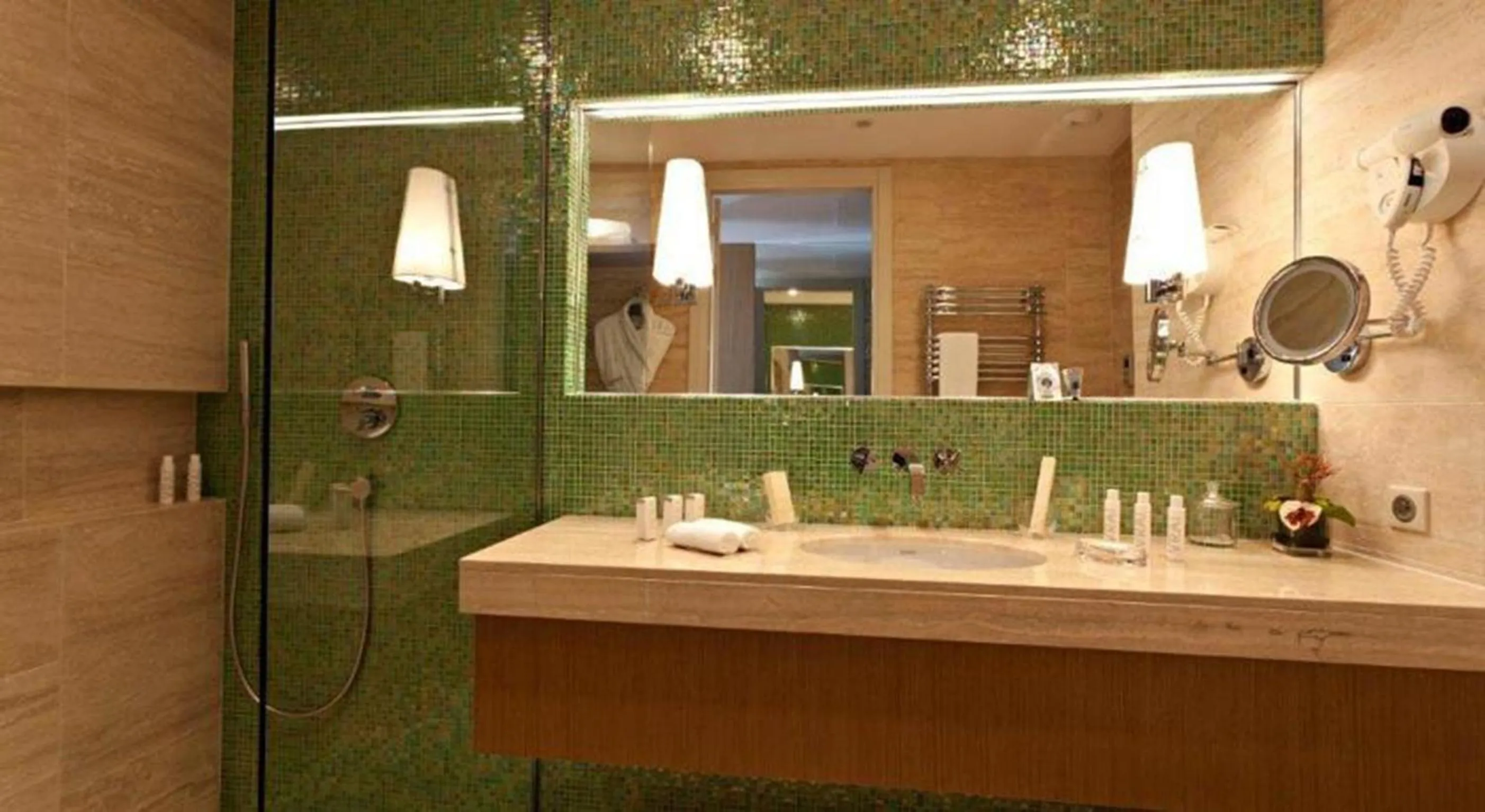 Bathroom in Hostellerie La Farandole