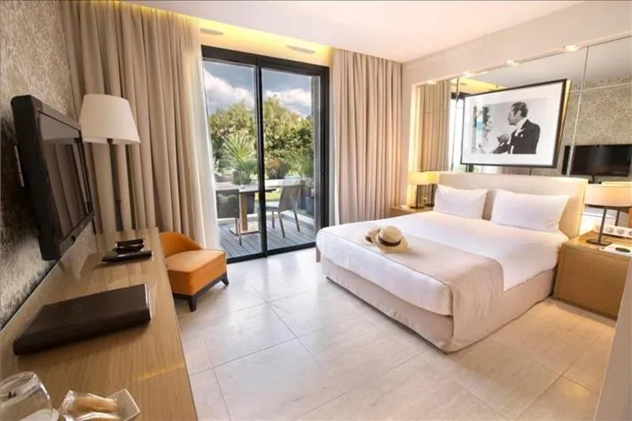 Bed in Hostellerie La Farandole