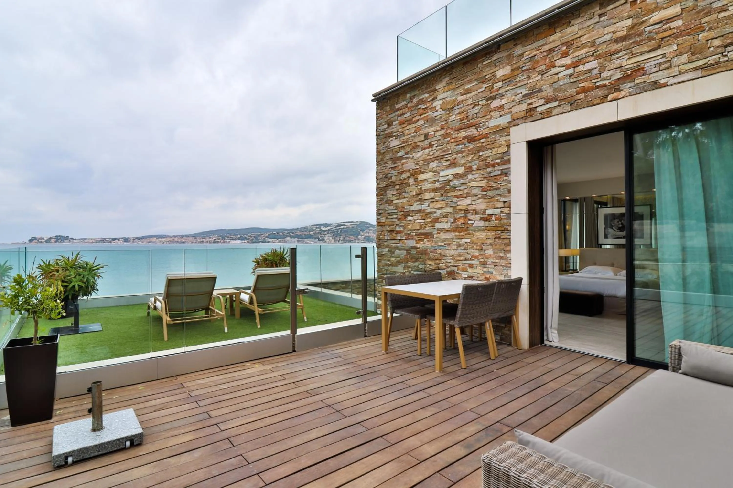 Day in Hostellerie La Farandole