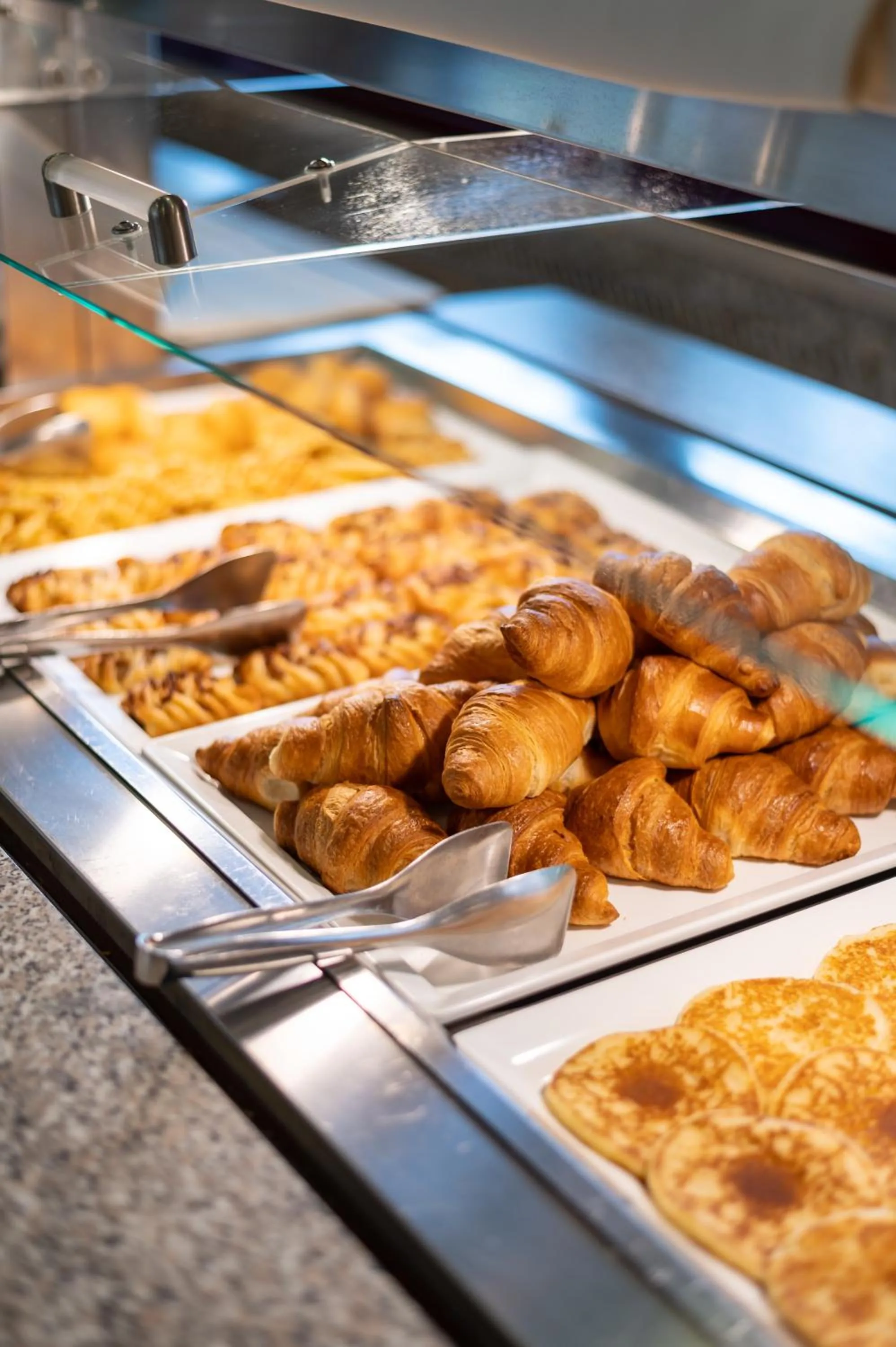 Restaurant/places to eat in Villaggio Planetarium Resort