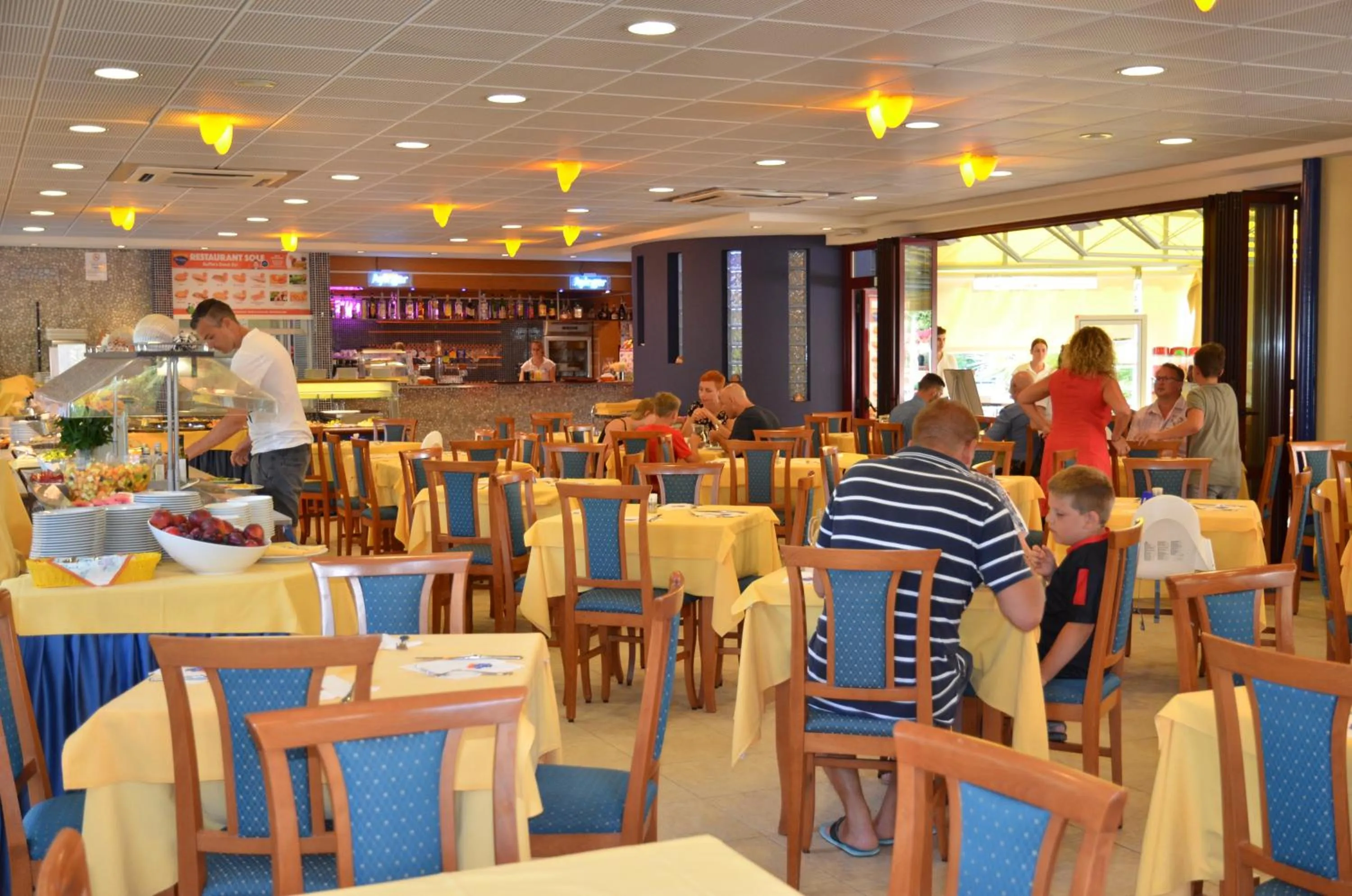 Restaurant/places to eat in Villaggio Planetarium Resort