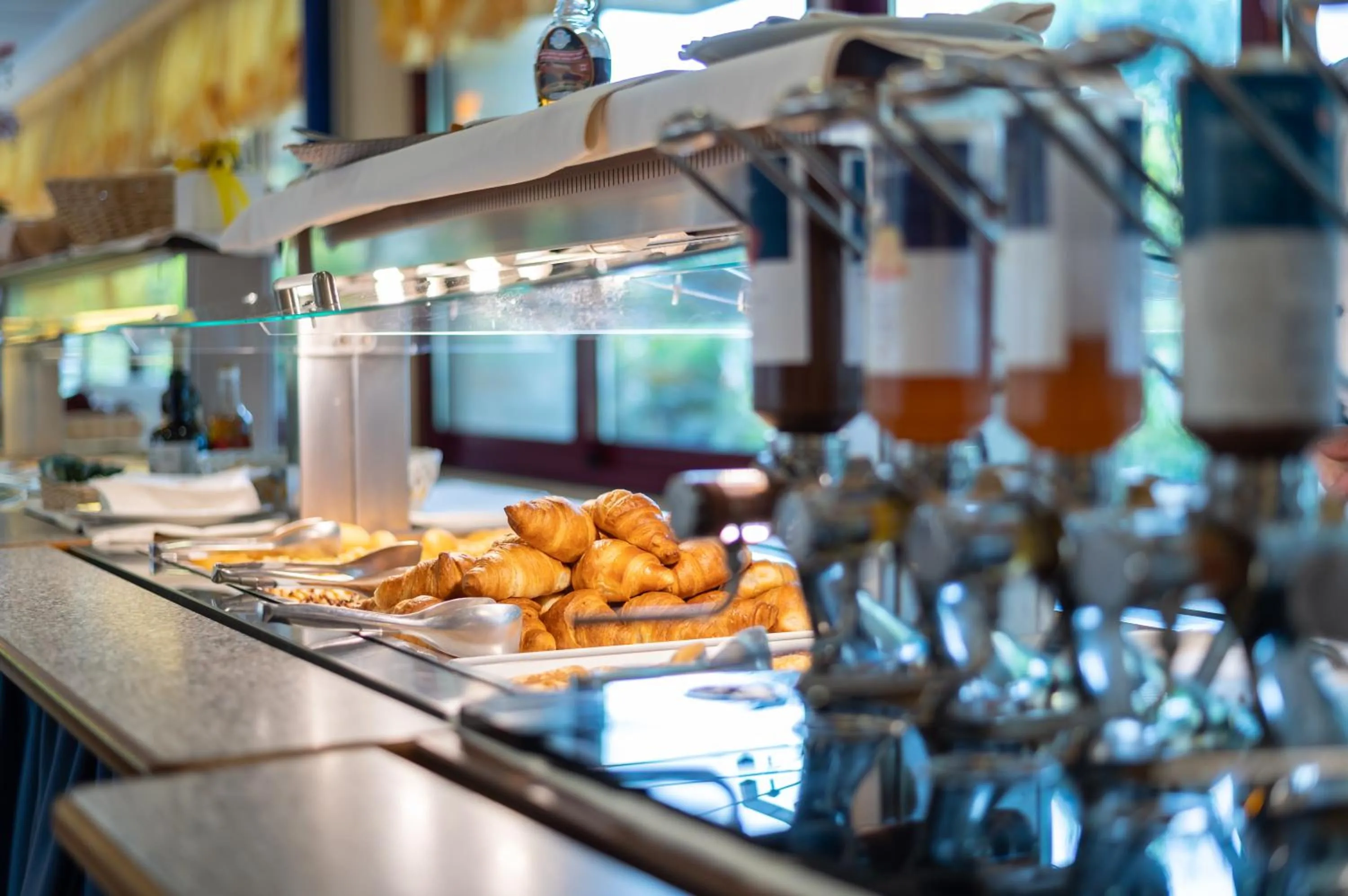 Restaurant/places to eat in Villaggio Planetarium Resort