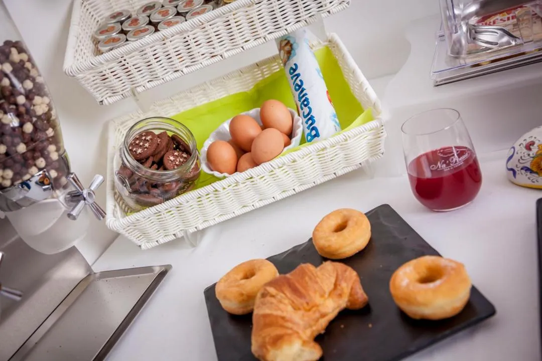 Buffet breakfast in Na' Poesia B&B di Charme