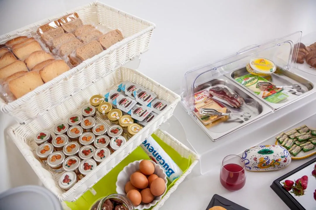 Buffet breakfast in Na' Poesia B&B di Charme