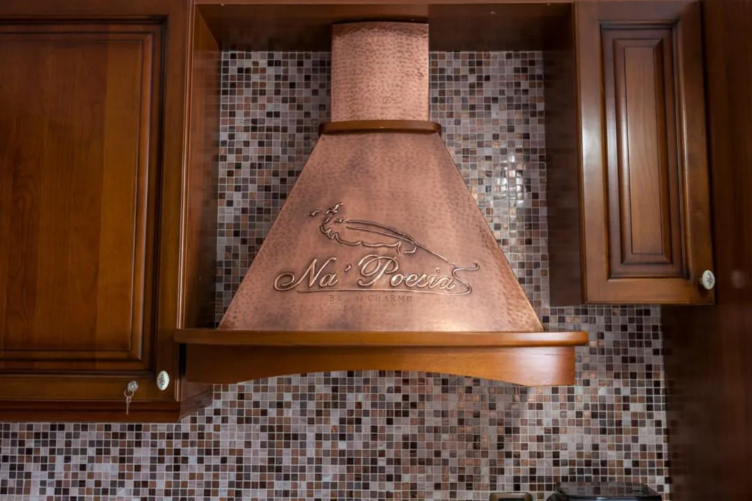 Communal kitchen in Na' Poesia B&B di Charme