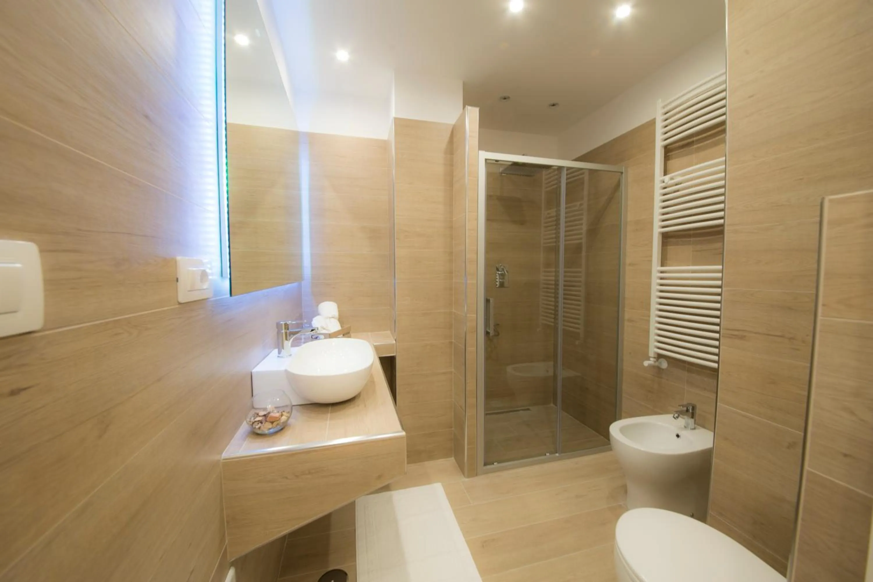 Shower in Chérie B&B - Salerno