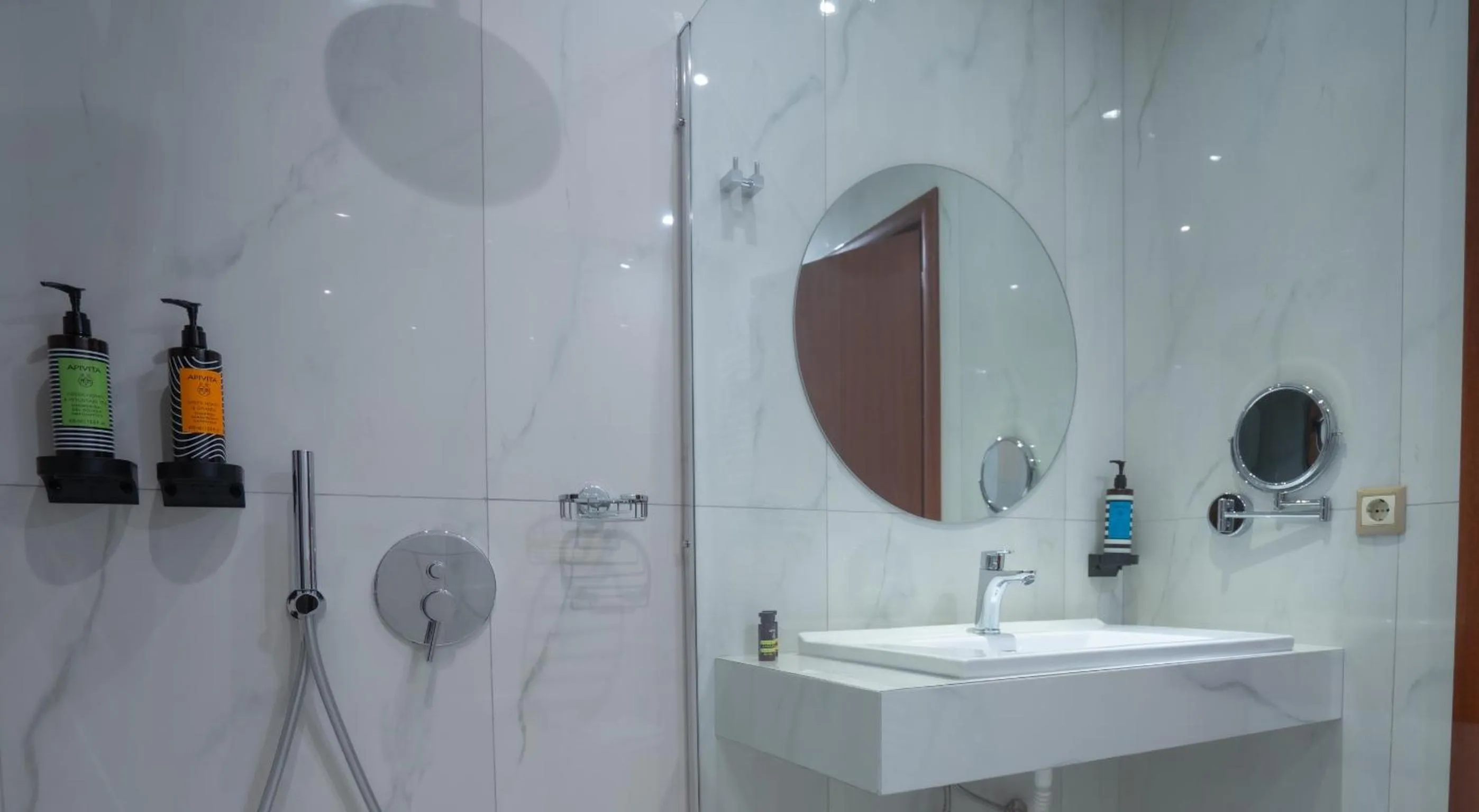 Bathroom in Hotel Naiades