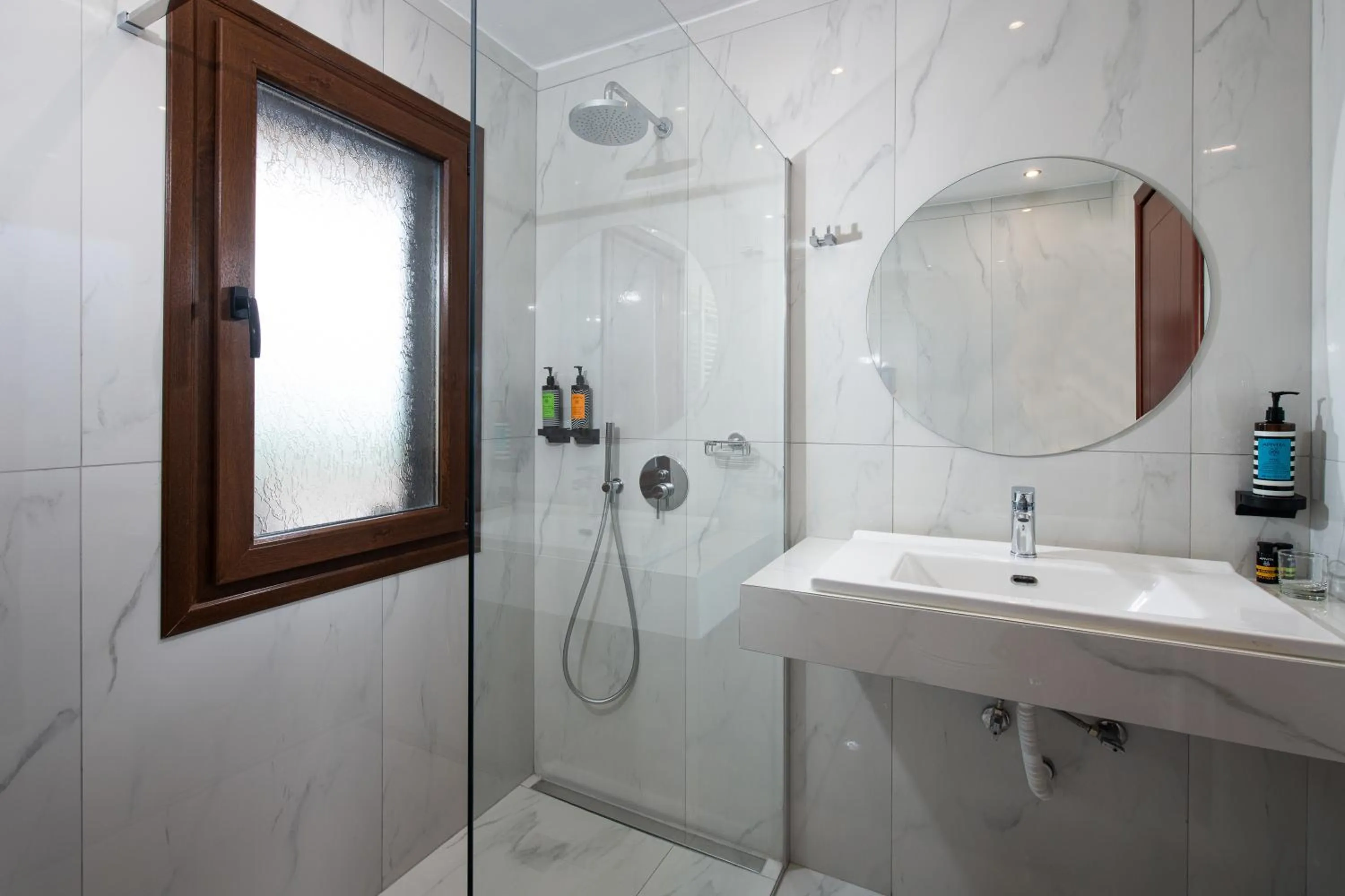 Shower in Hotel Naiades