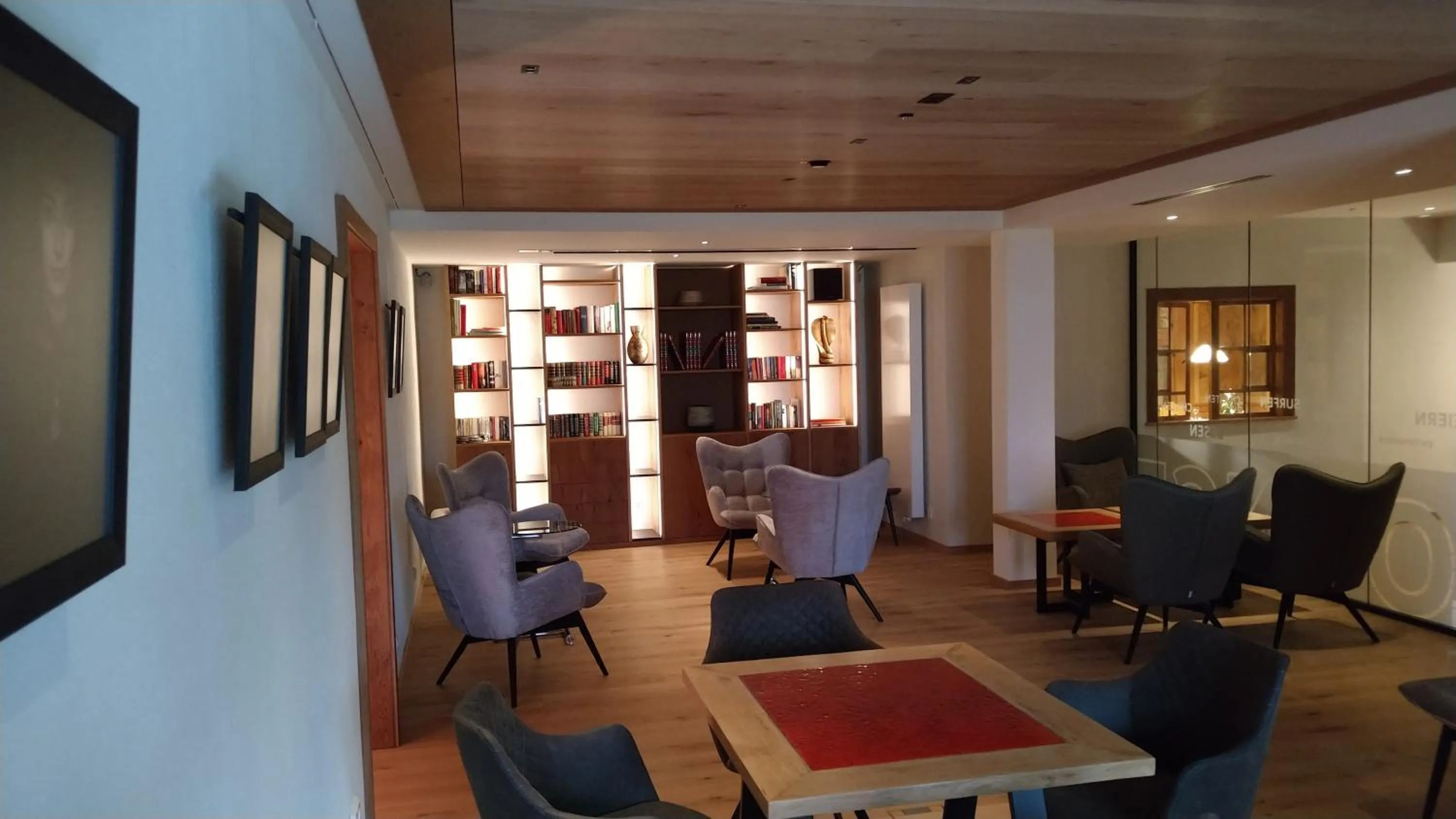 Communal lounge/ TV room in Hotel Almhof Rupp