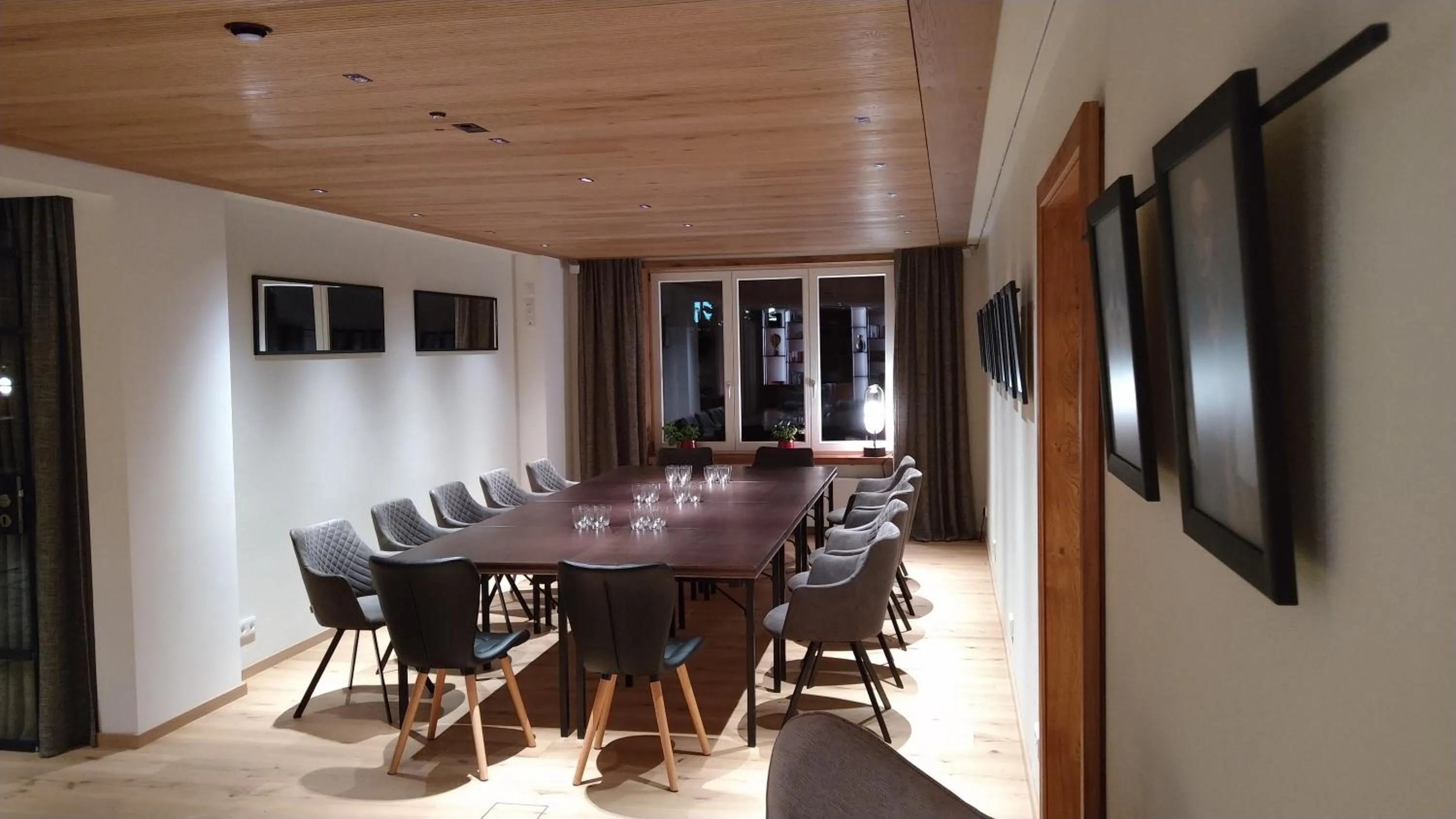 Communal lounge/ TV room in Hotel Almhof Rupp