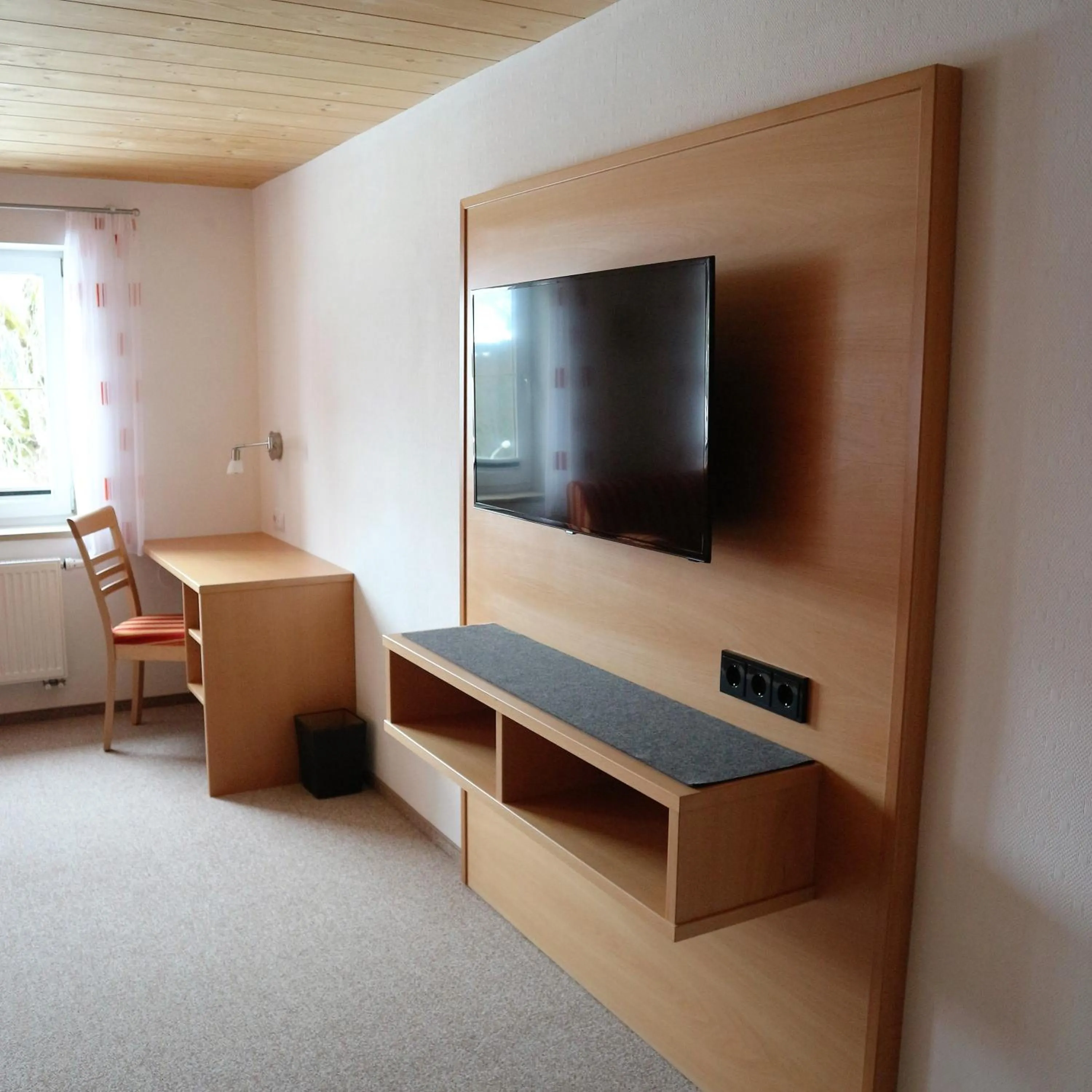 Photo of the whole room in Hotel Bellevue