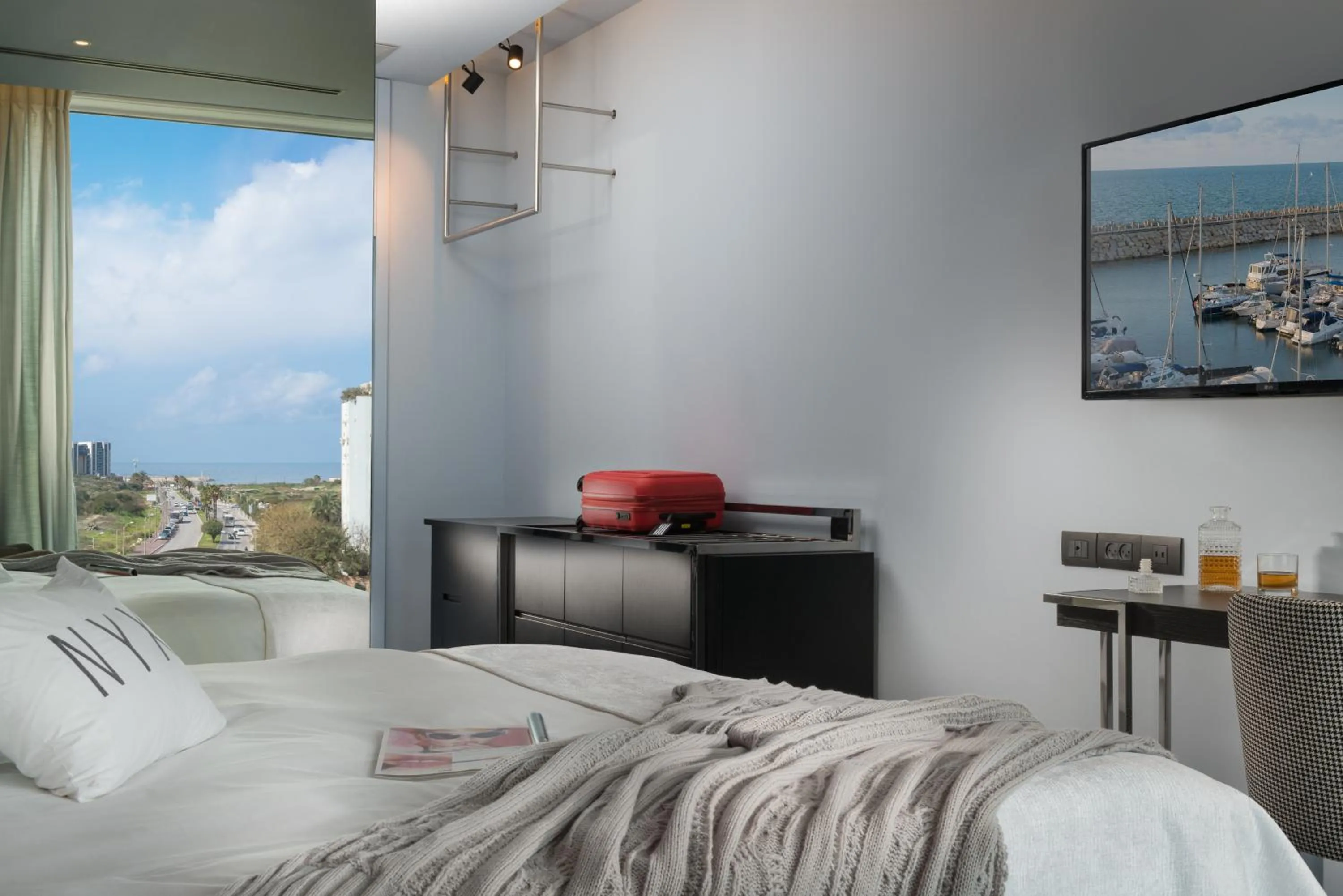 Bedroom, Bed in NYX Herzliya