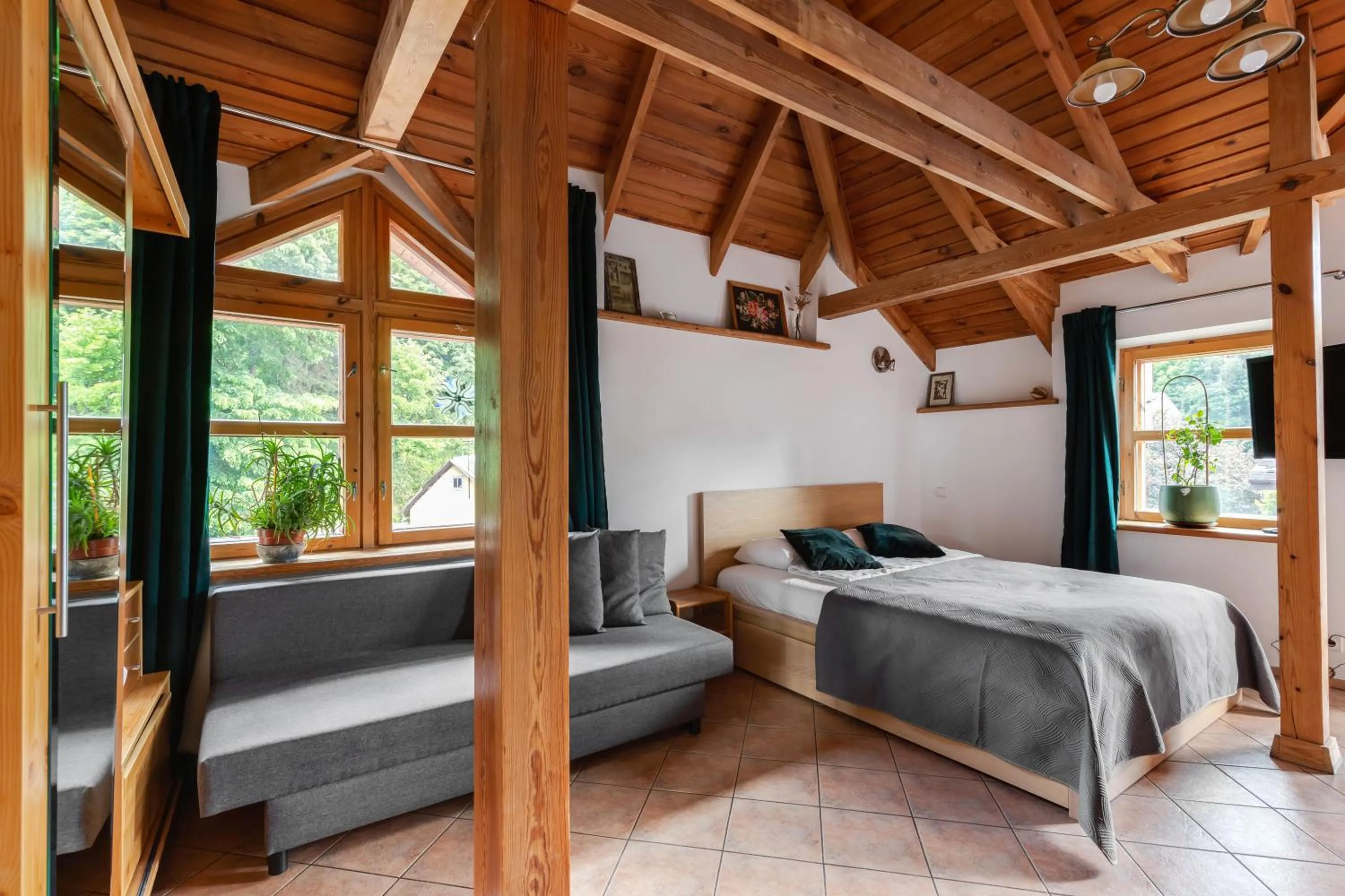 Photo of the whole room, Bed in House of Sun