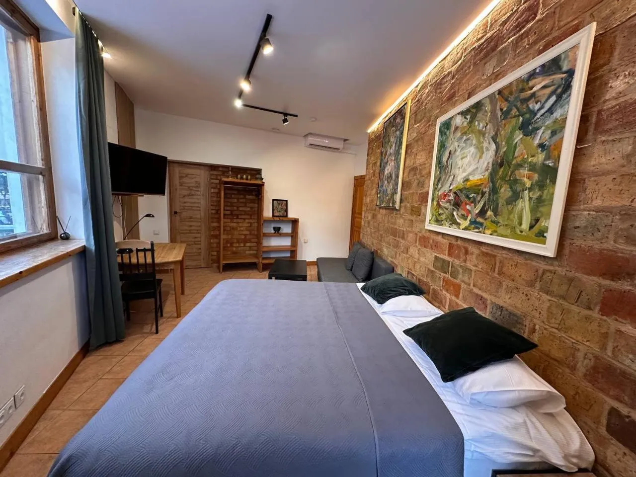 Bedroom, Bed in House of Sun