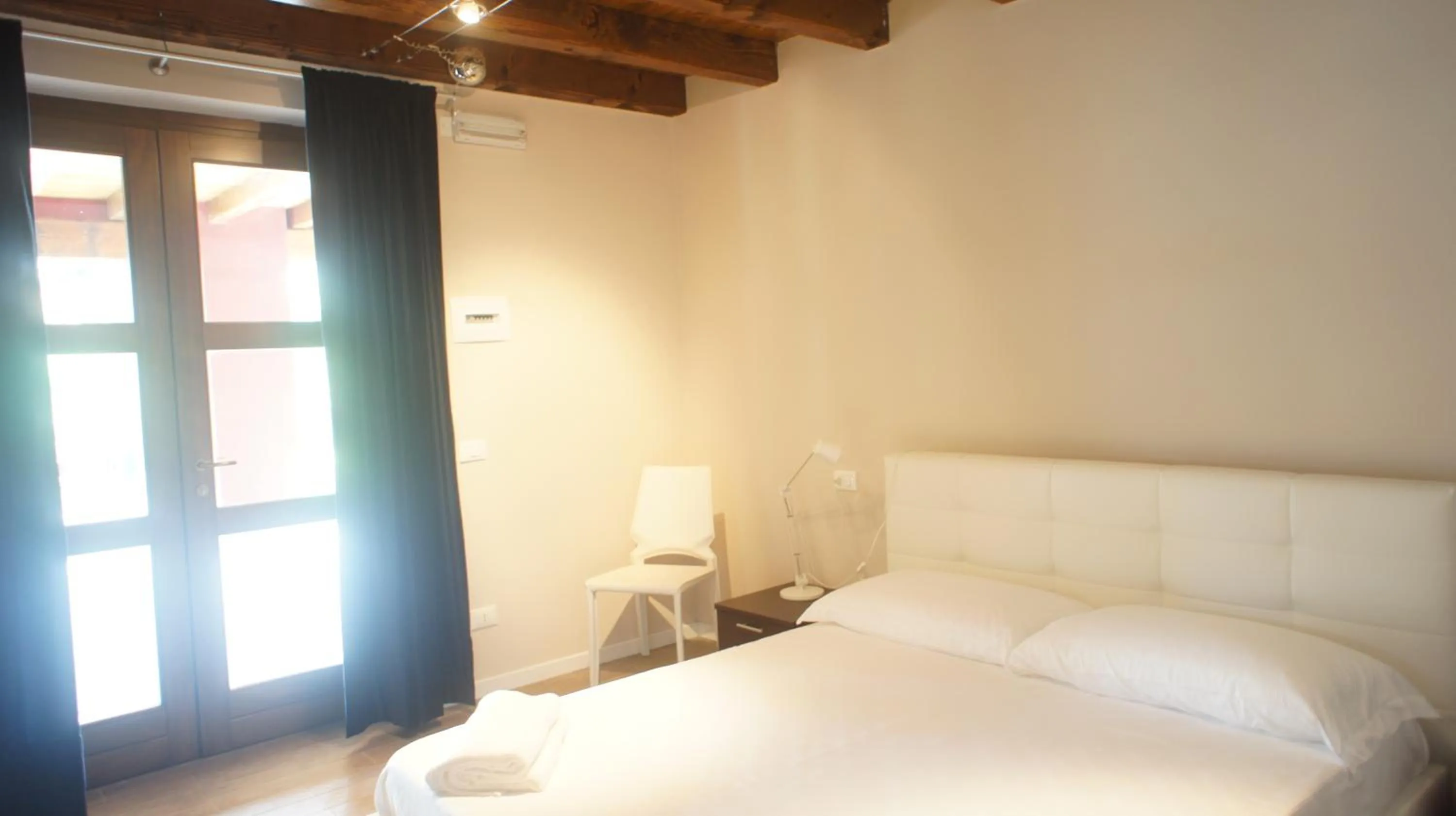 Summer, Bed in Hotel Eremo