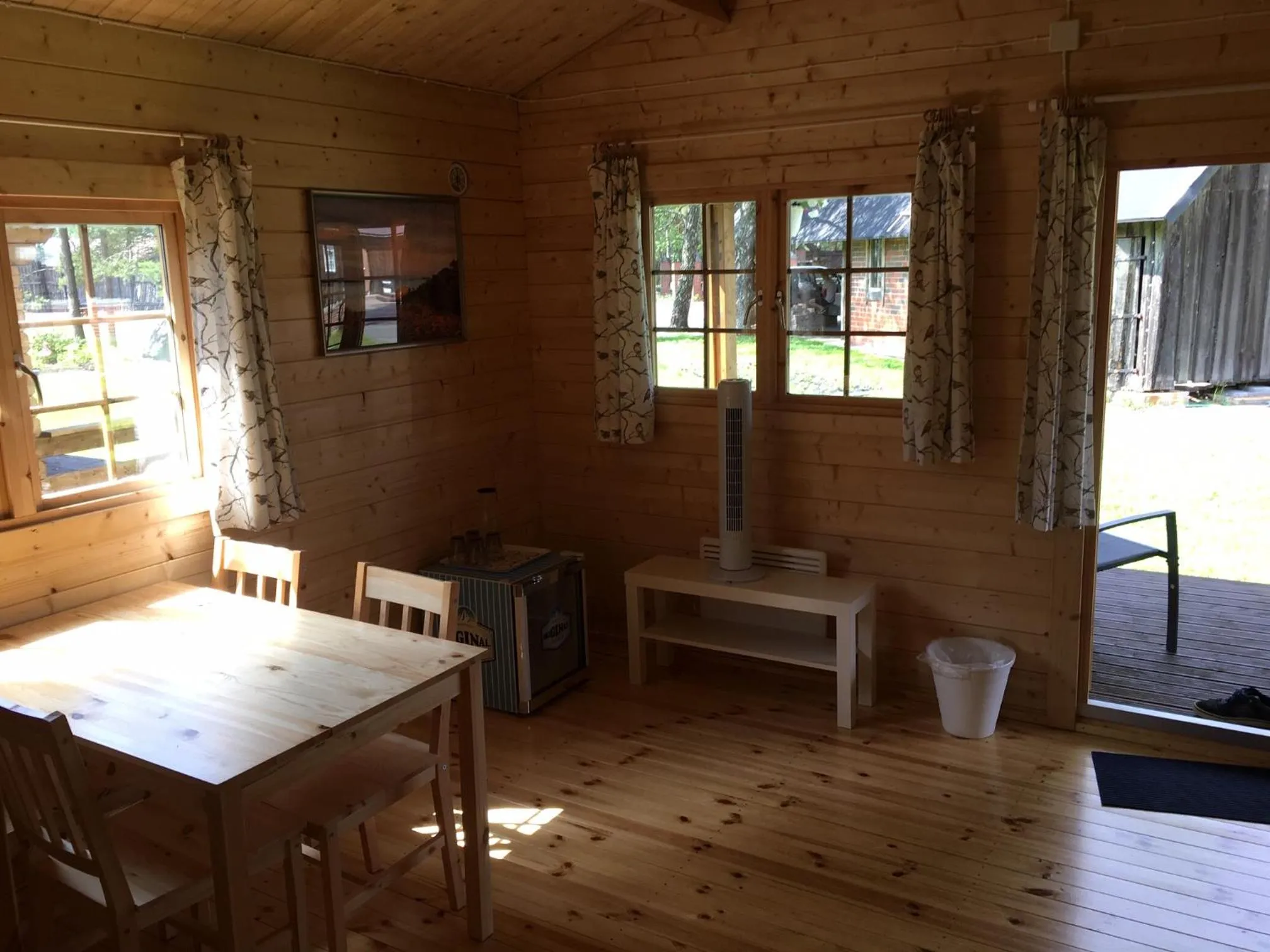 Bedroom in Viking Motel