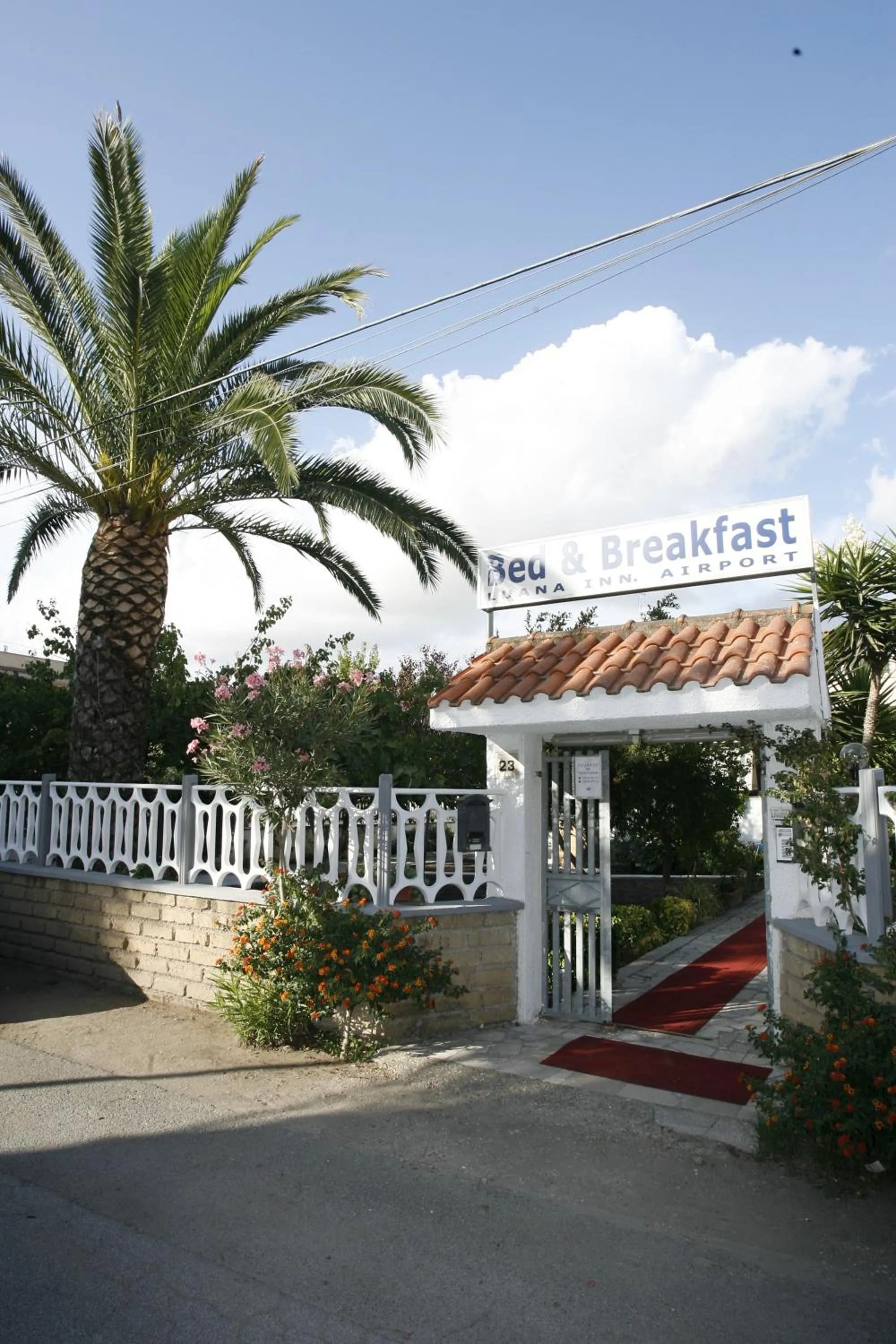 Day in Luana Inn Holiday