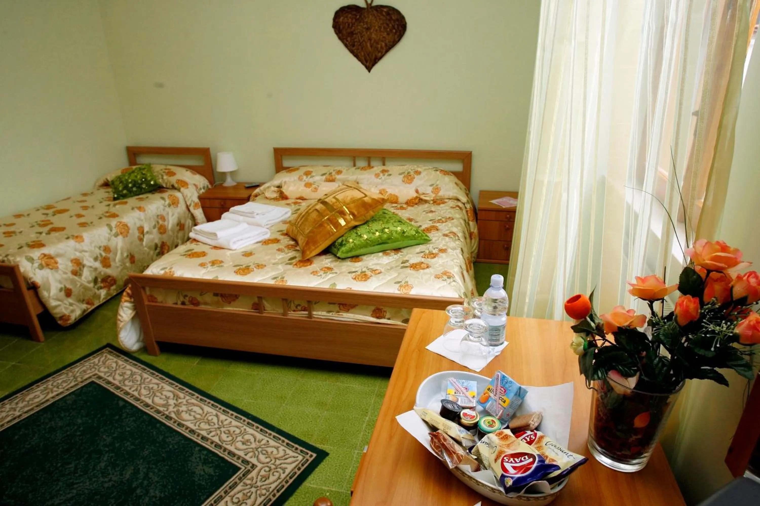 Day, Bed in Luana Inn Holiday