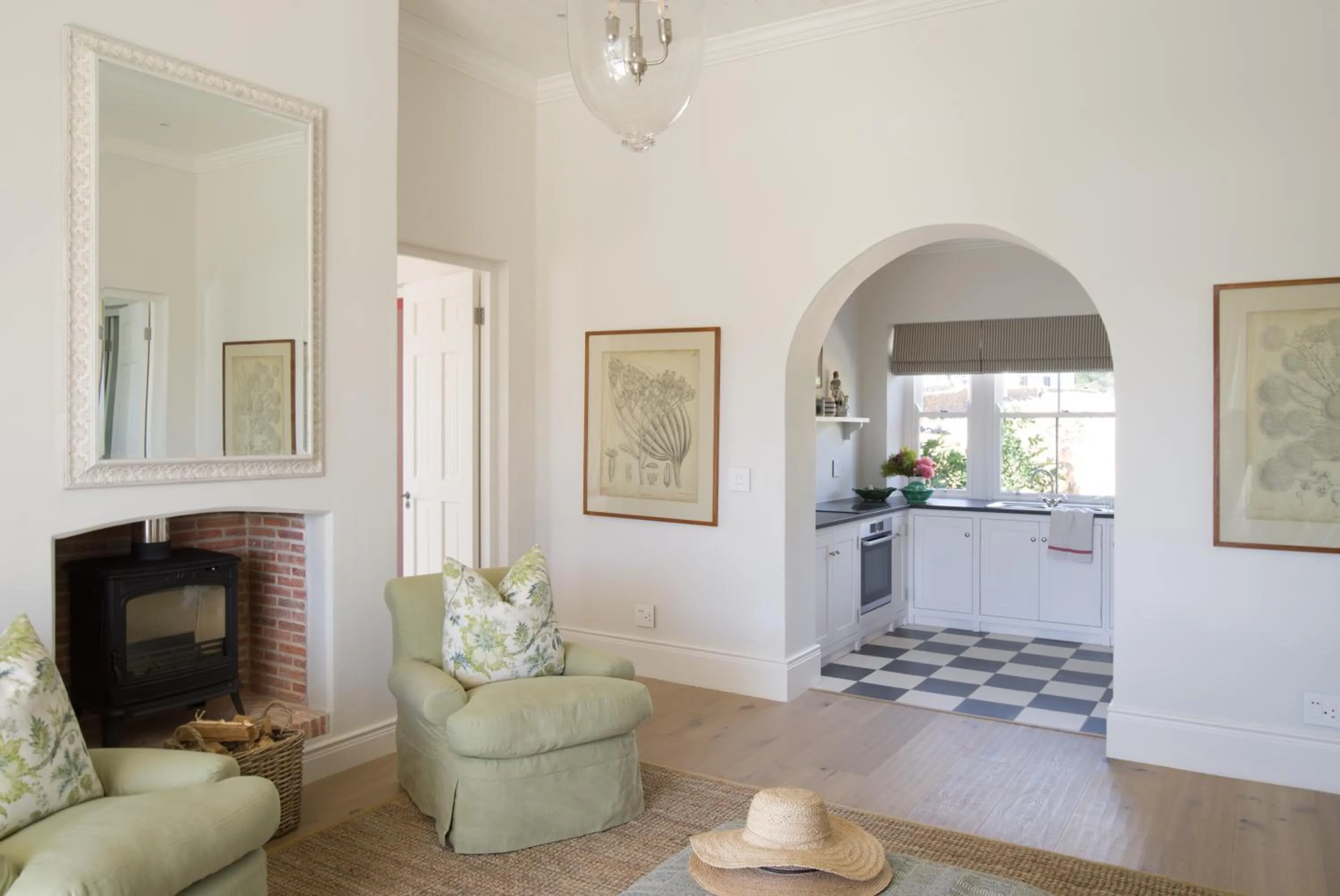 Kitchen or kitchenette in La Cotte Orchard Cottages