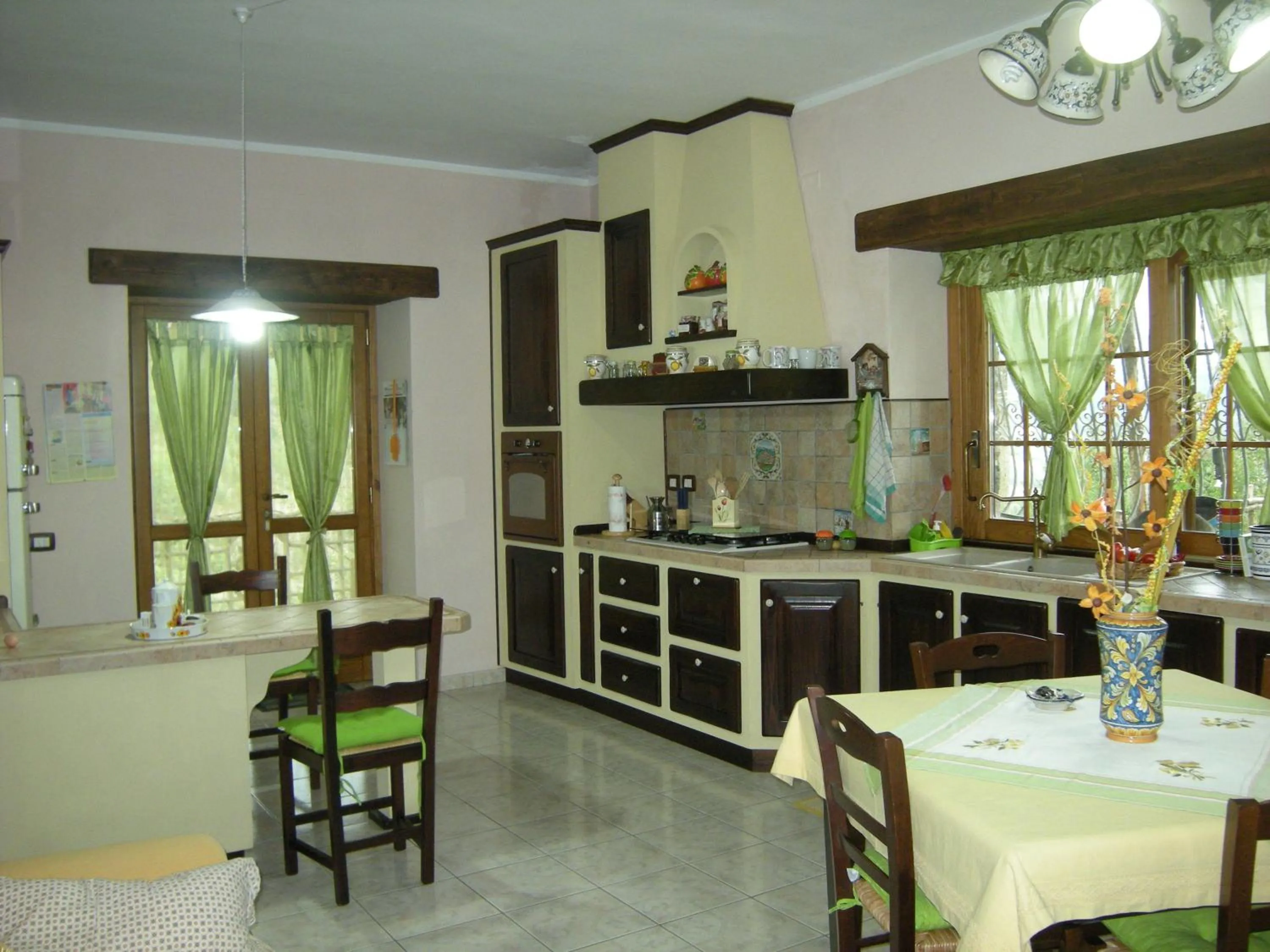 Communal kitchen in B&B Il Ghiro-Country House