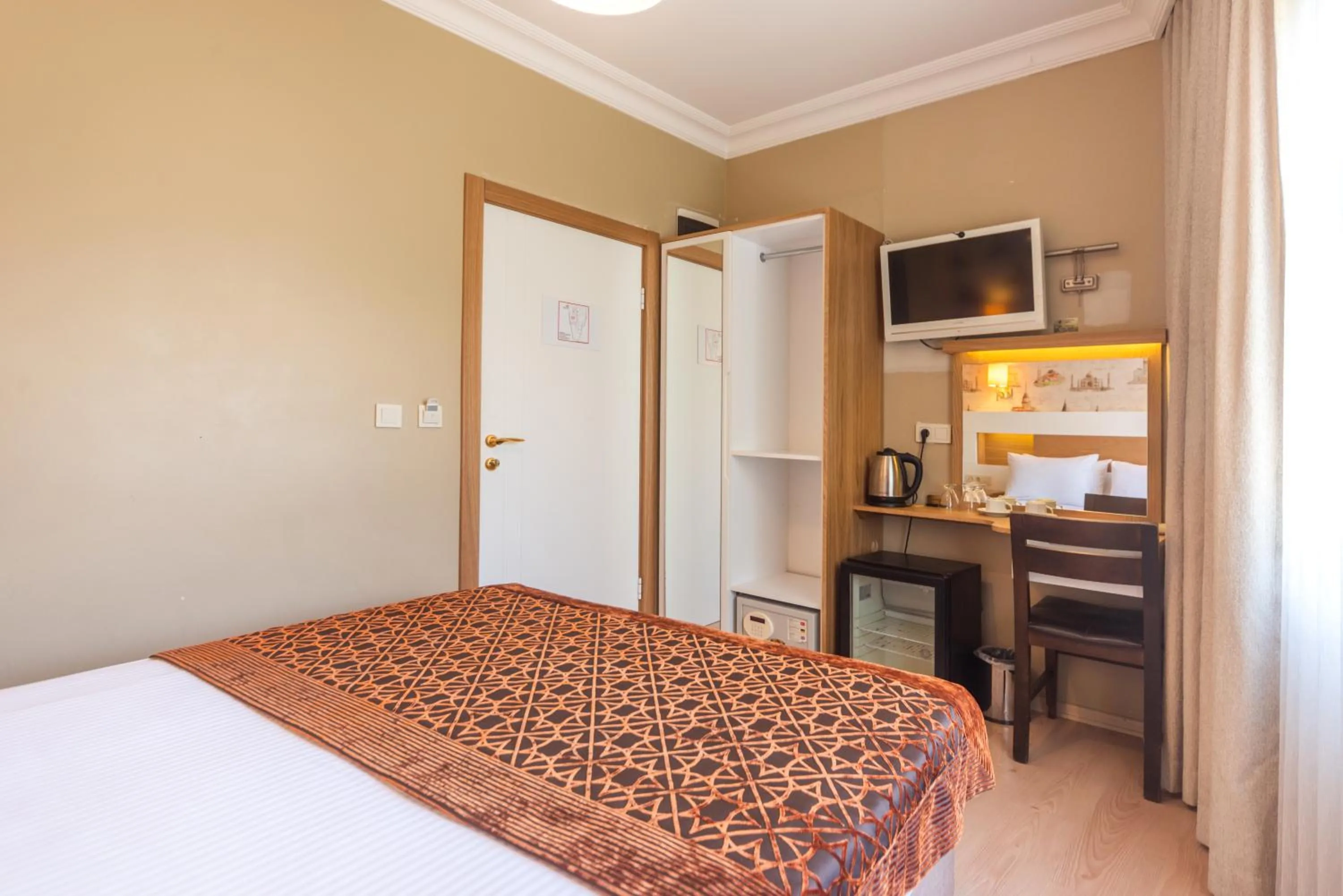 Photo of the whole room, Bed in Tayahatun Hotel