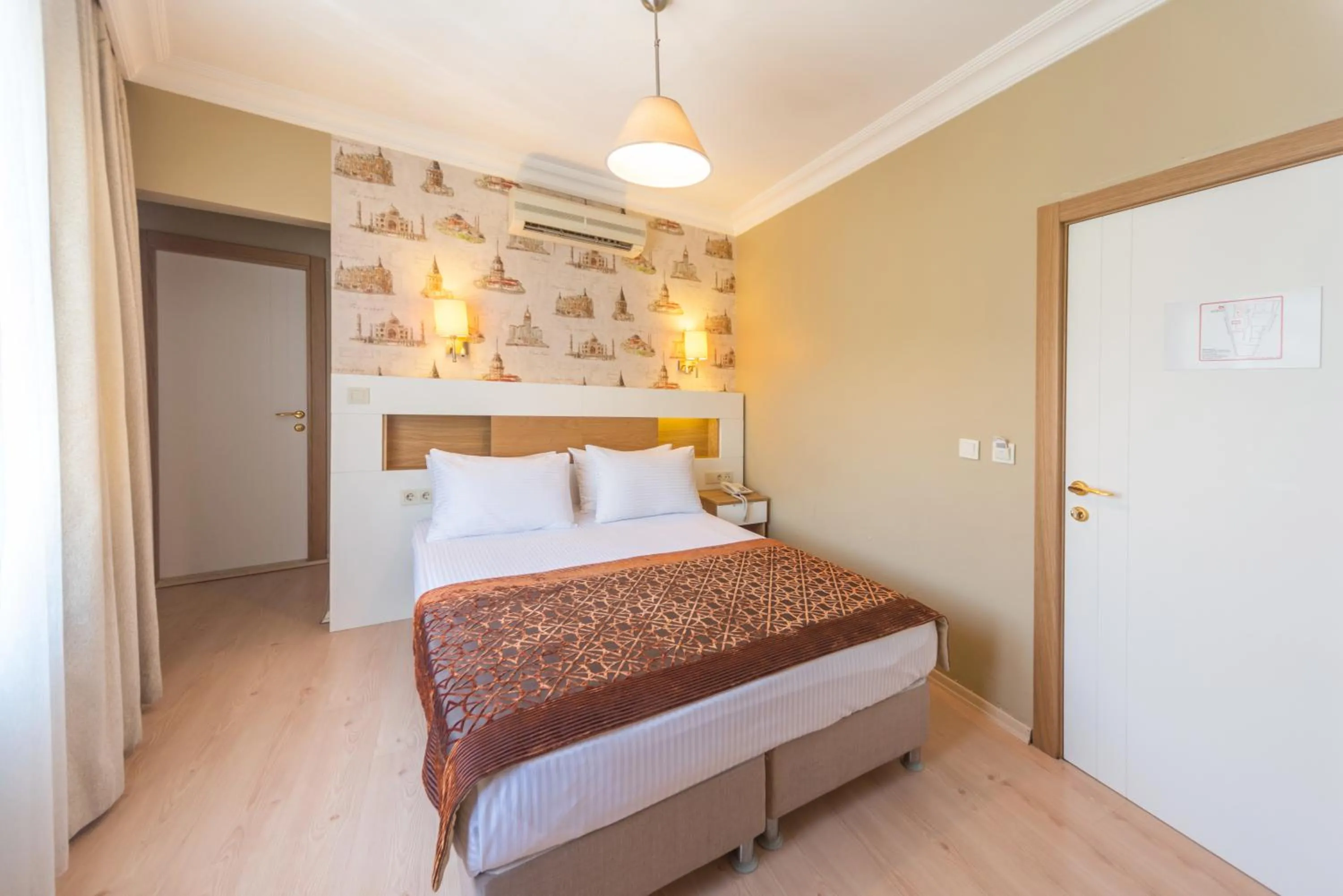 Photo of the whole room, Bed in Tayahatun Hotel