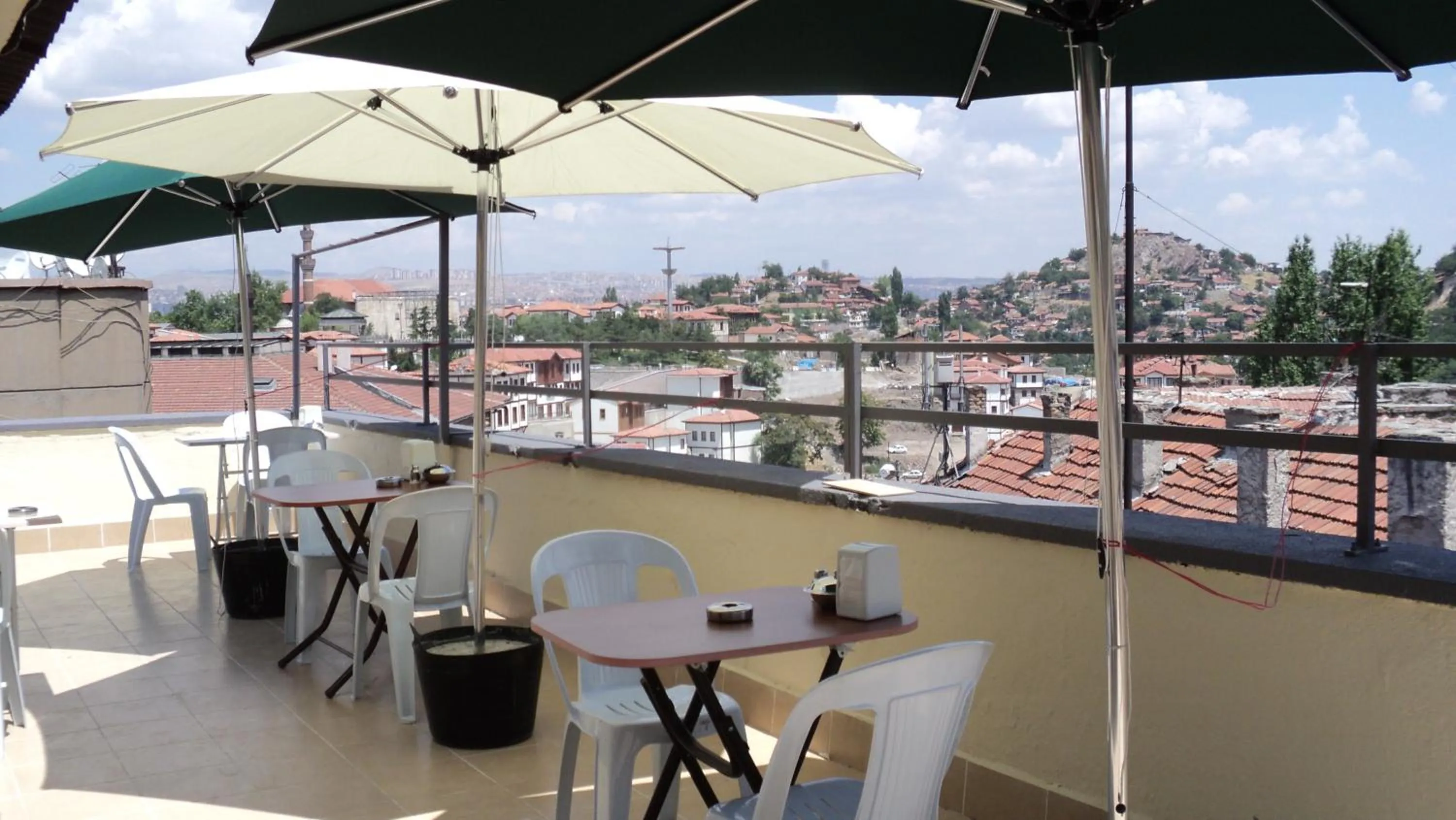 Restaurant/places to eat in Yavuz Hotel