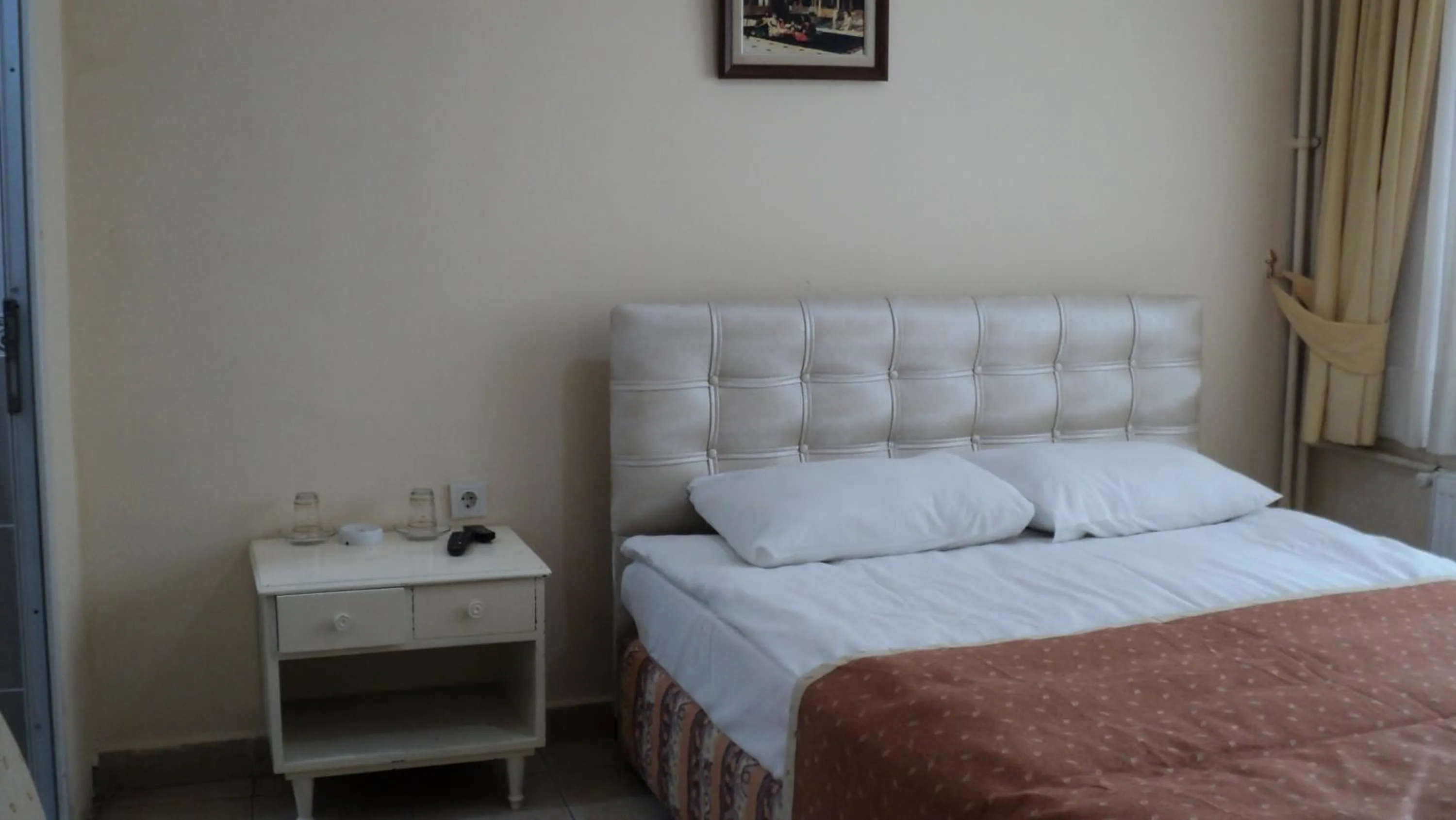 Bed in Yavuz Hotel