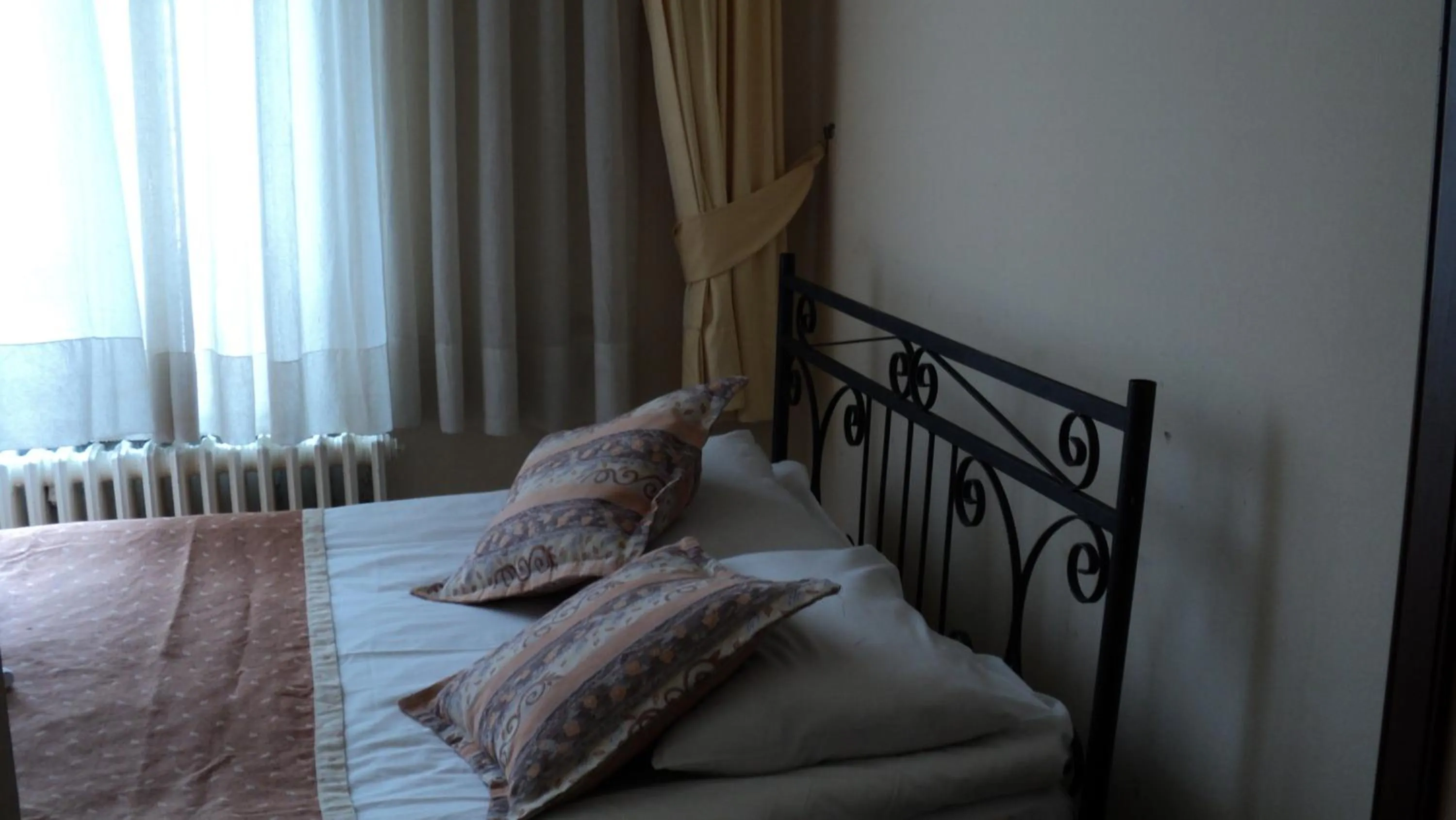 Bed in Yavuz Hotel