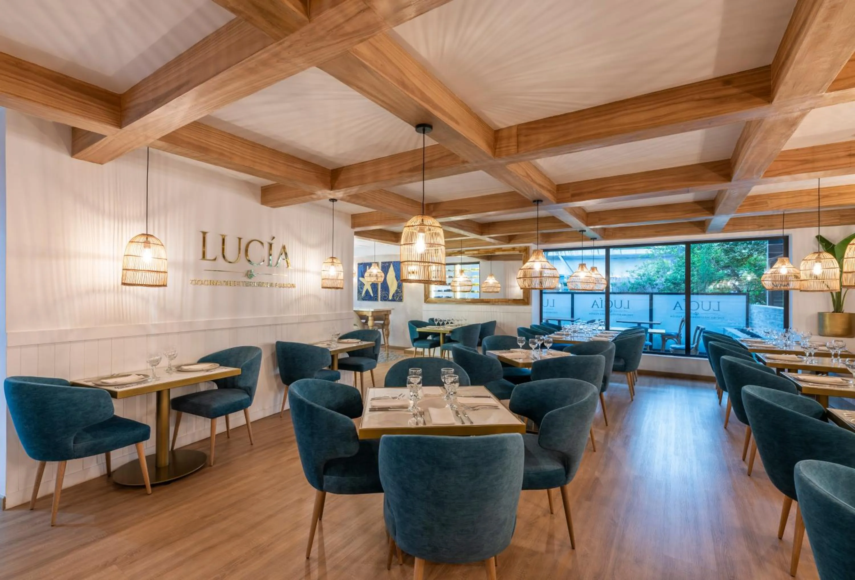 Restaurant/places to eat in Hotel Andes Plaza