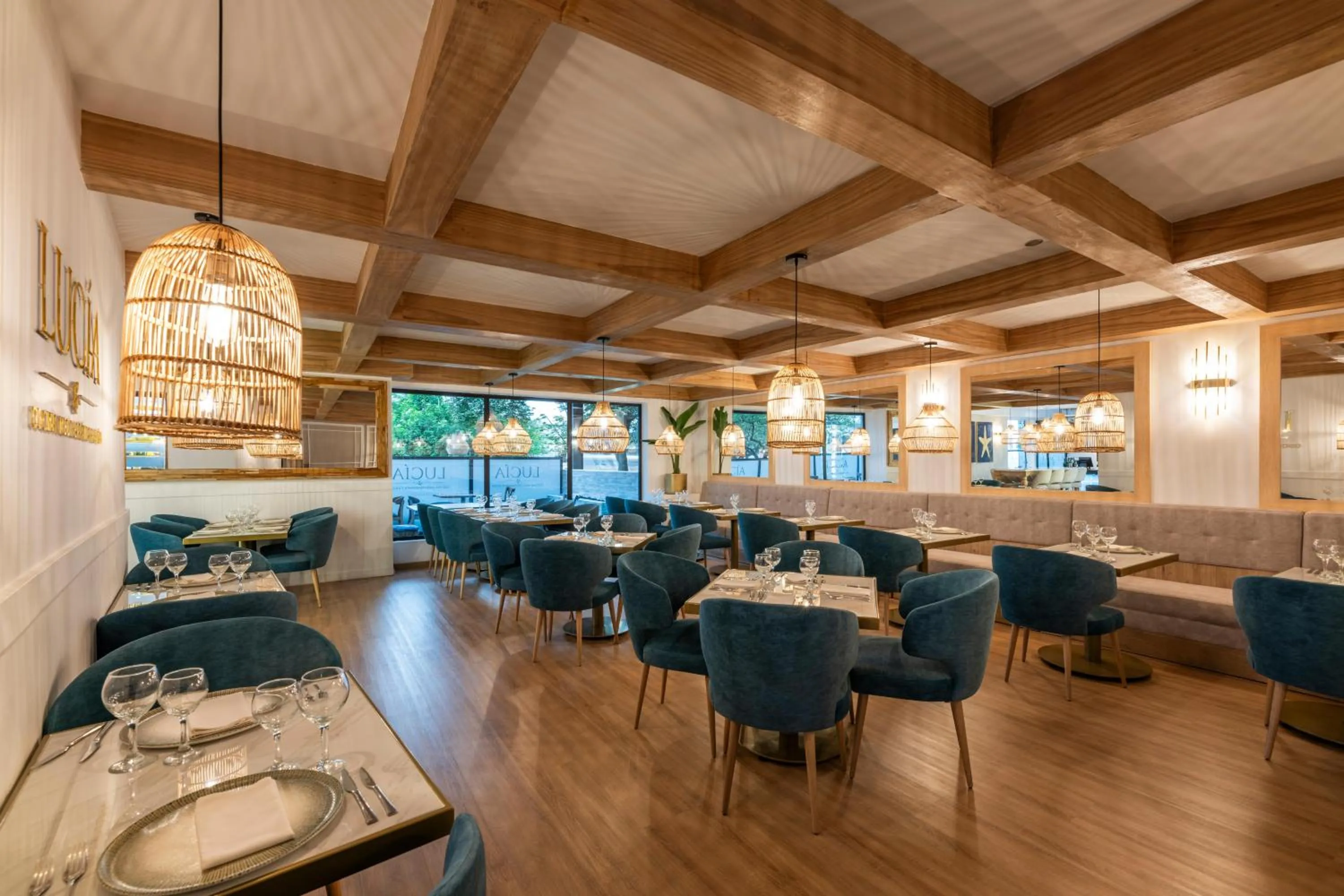 Restaurant/places to eat in Hotel Andes Plaza