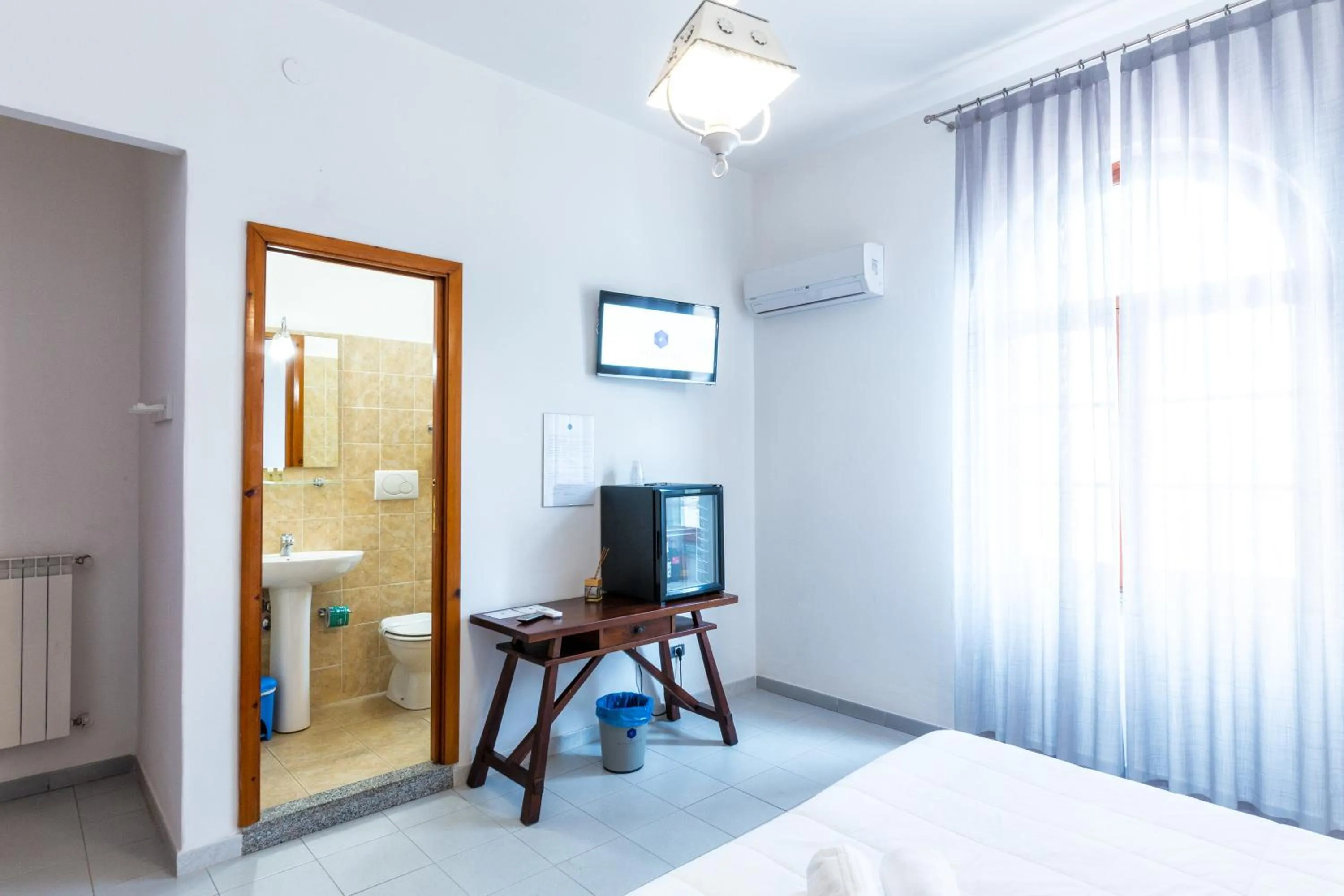 Photo of the whole room, Bed in Hotel Meli