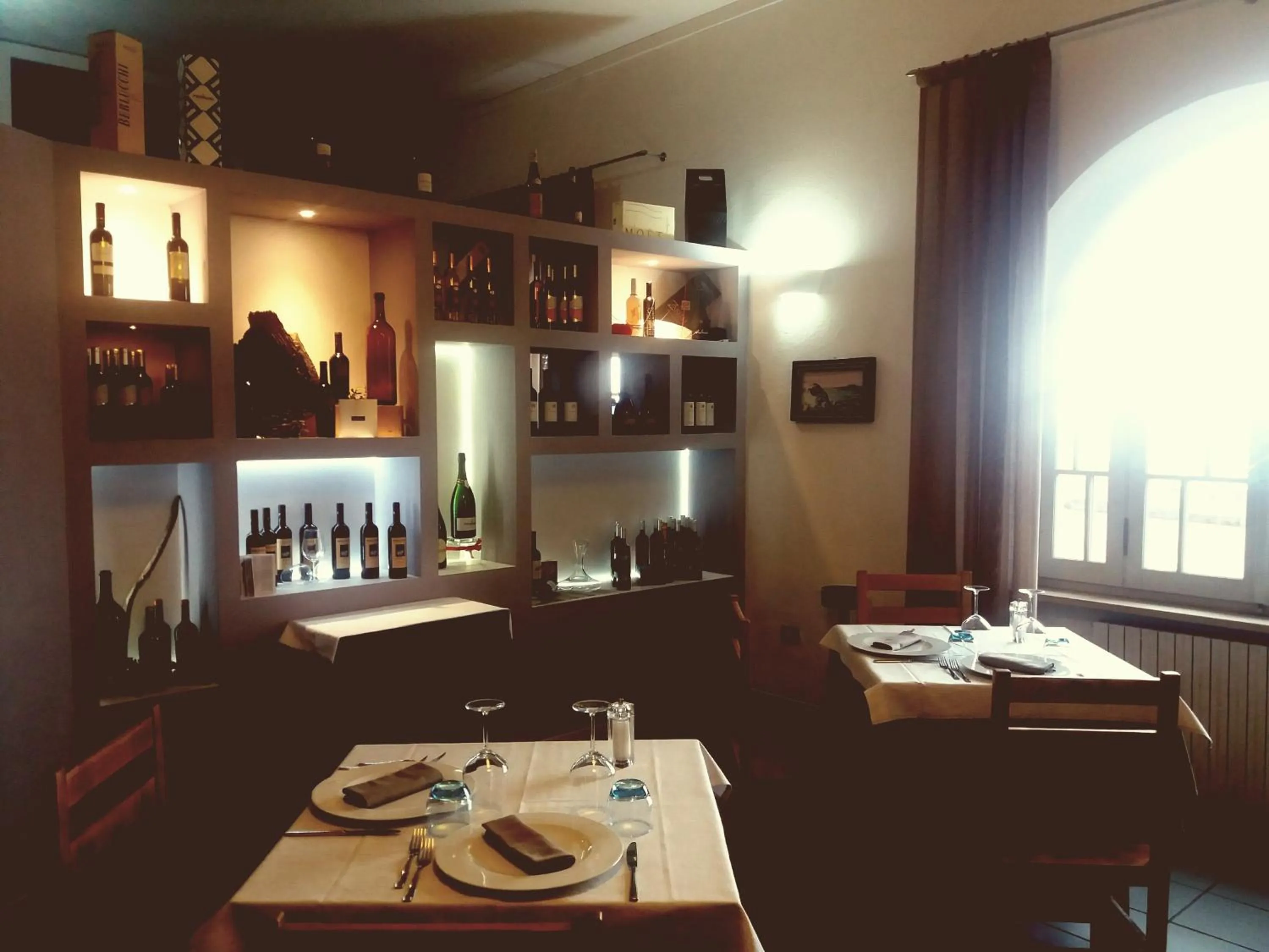 Restaurant/places to eat in Hotel Meli