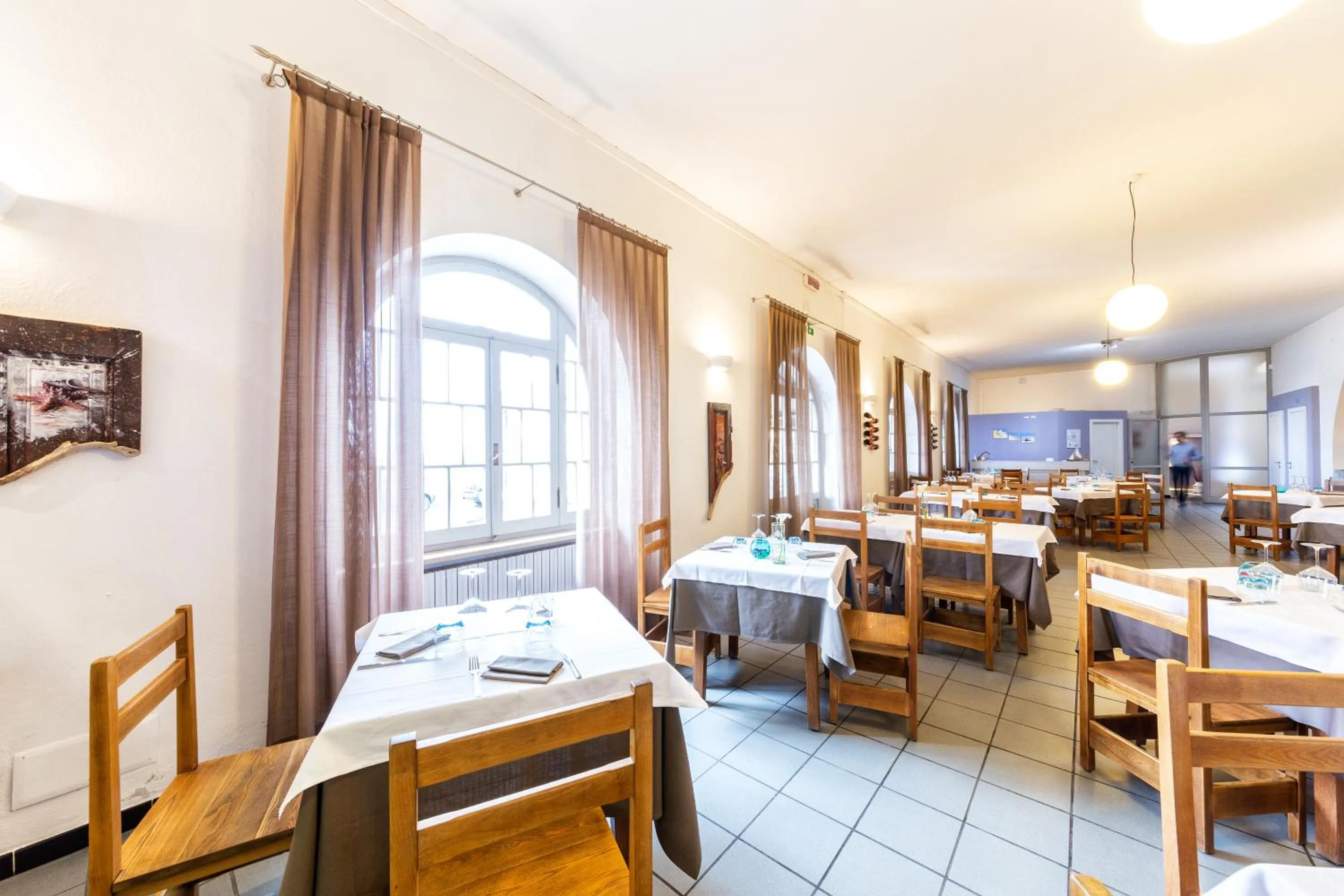 Restaurant/places to eat in Hotel Meli