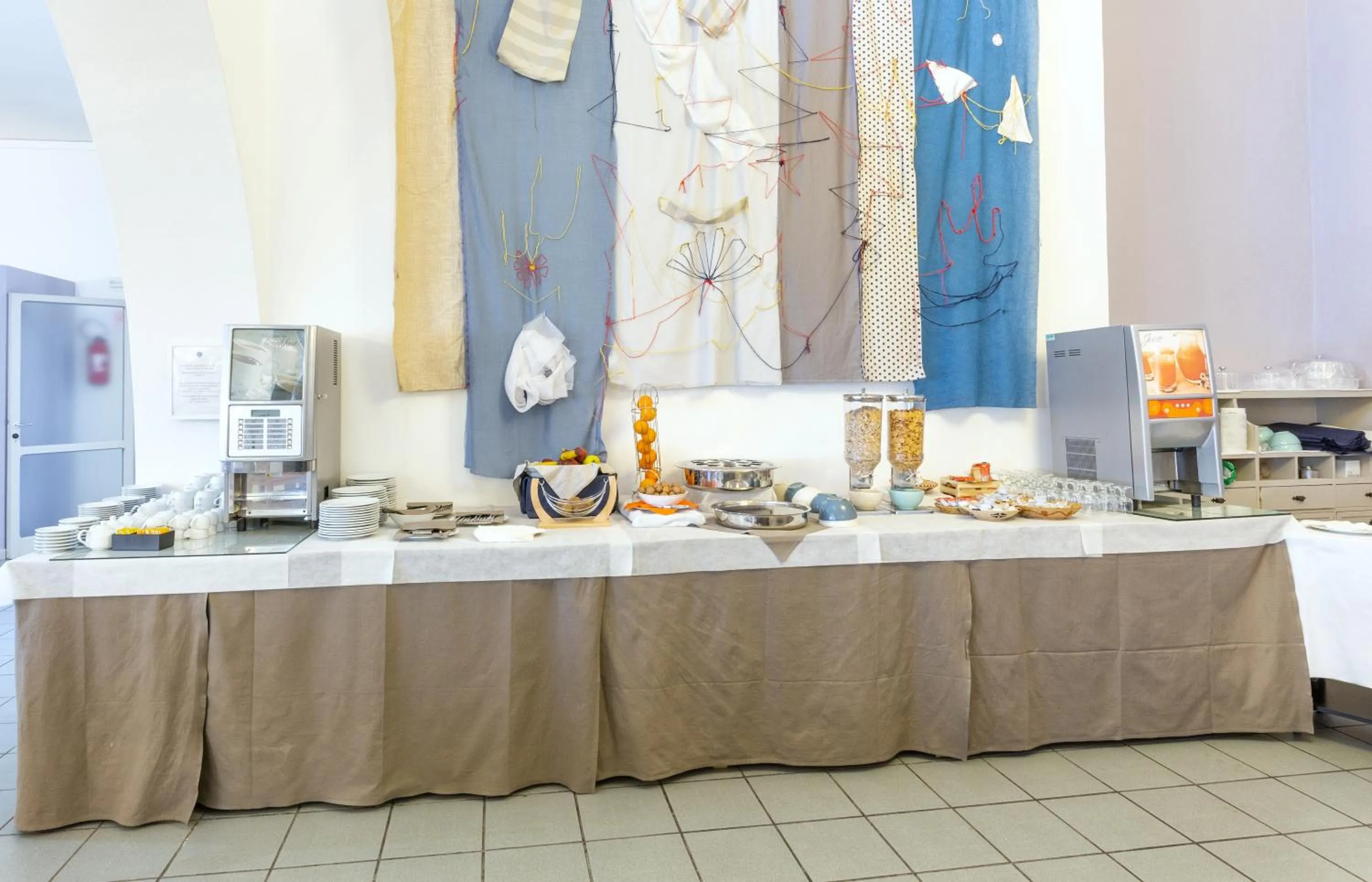 Food and drinks in Hotel Meli