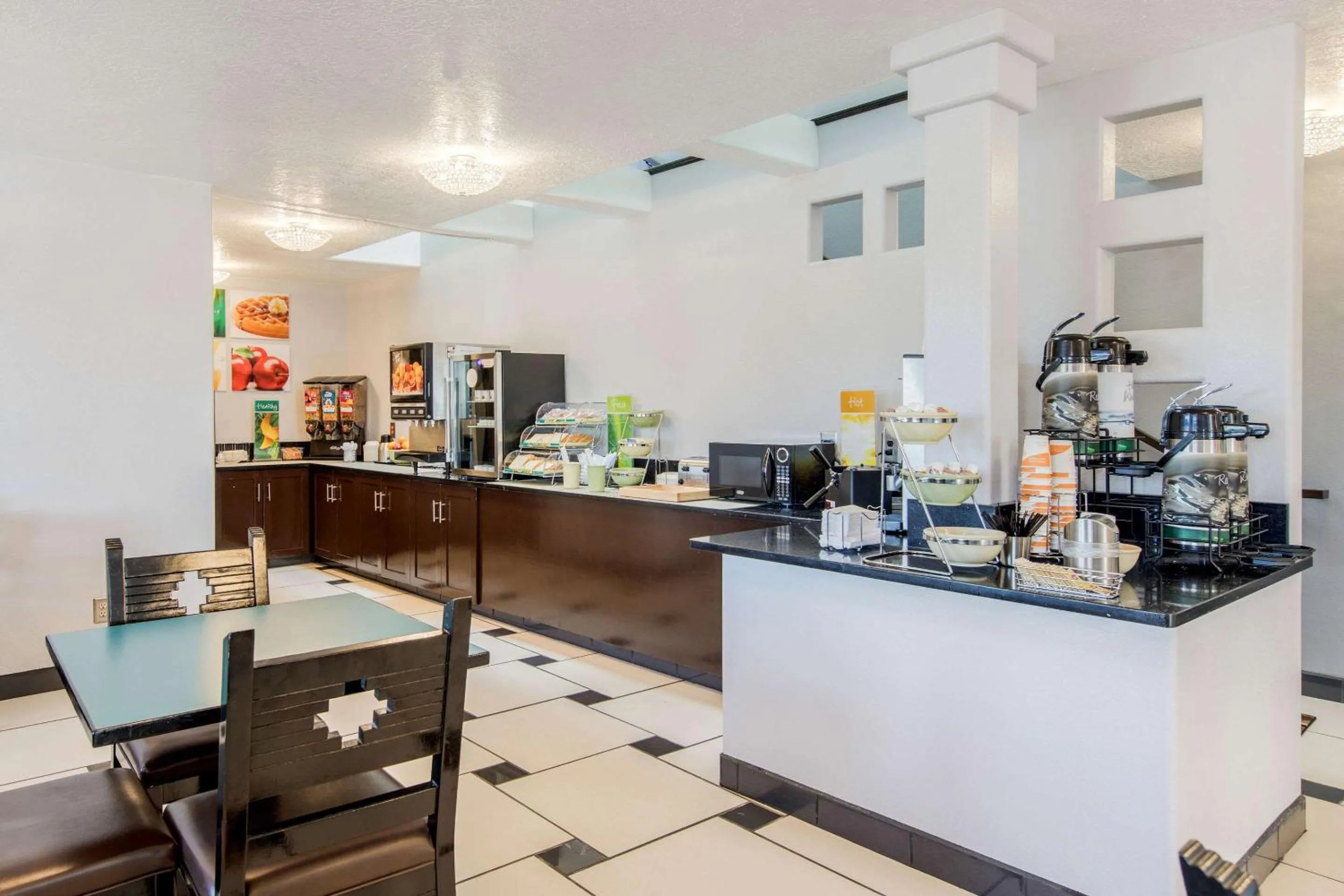 Restaurant/places to eat in Quality Inn & Suites Albuquerque North near Balloon Fiesta Park