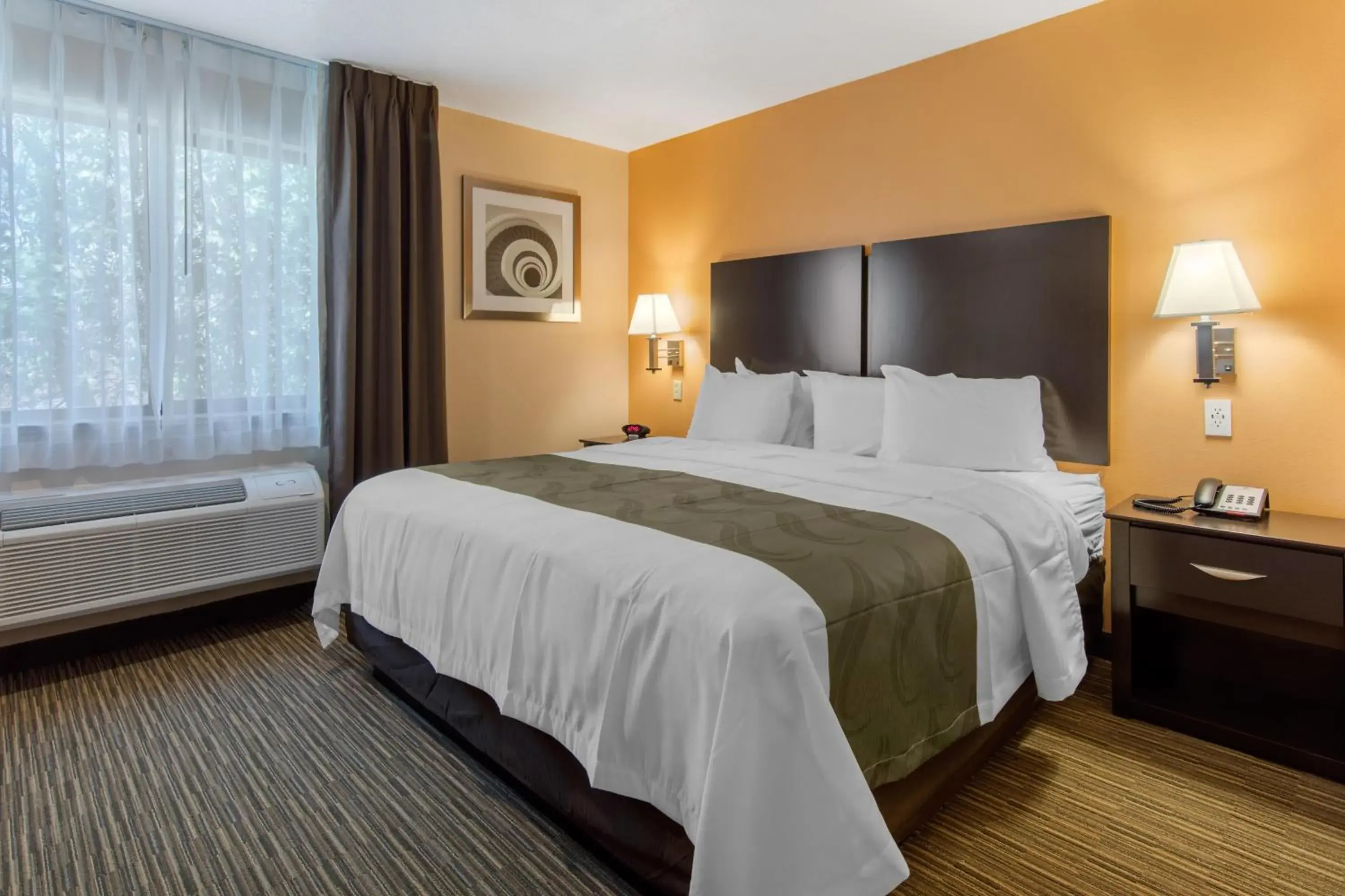 King Suite - Non-Smoking in Quality Inn & Suites Albuquerque North near Balloon Fiesta Park King Suite - Non-Smoking in Quality Inn & Suites Albuquerque North near Balloon Fiesta Park