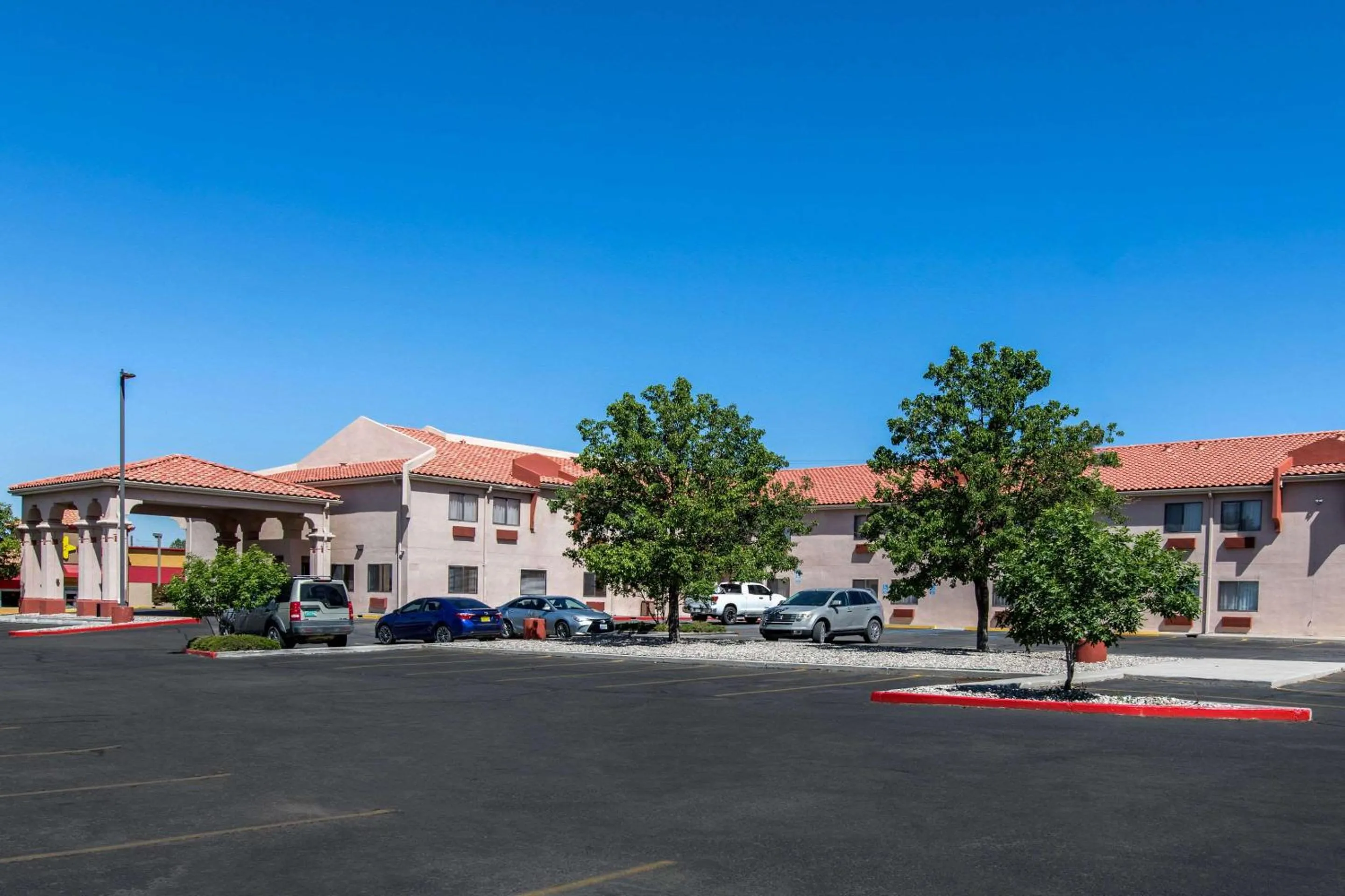 Property building in Quality Inn & Suites Albuquerque North near Balloon Fiesta Park