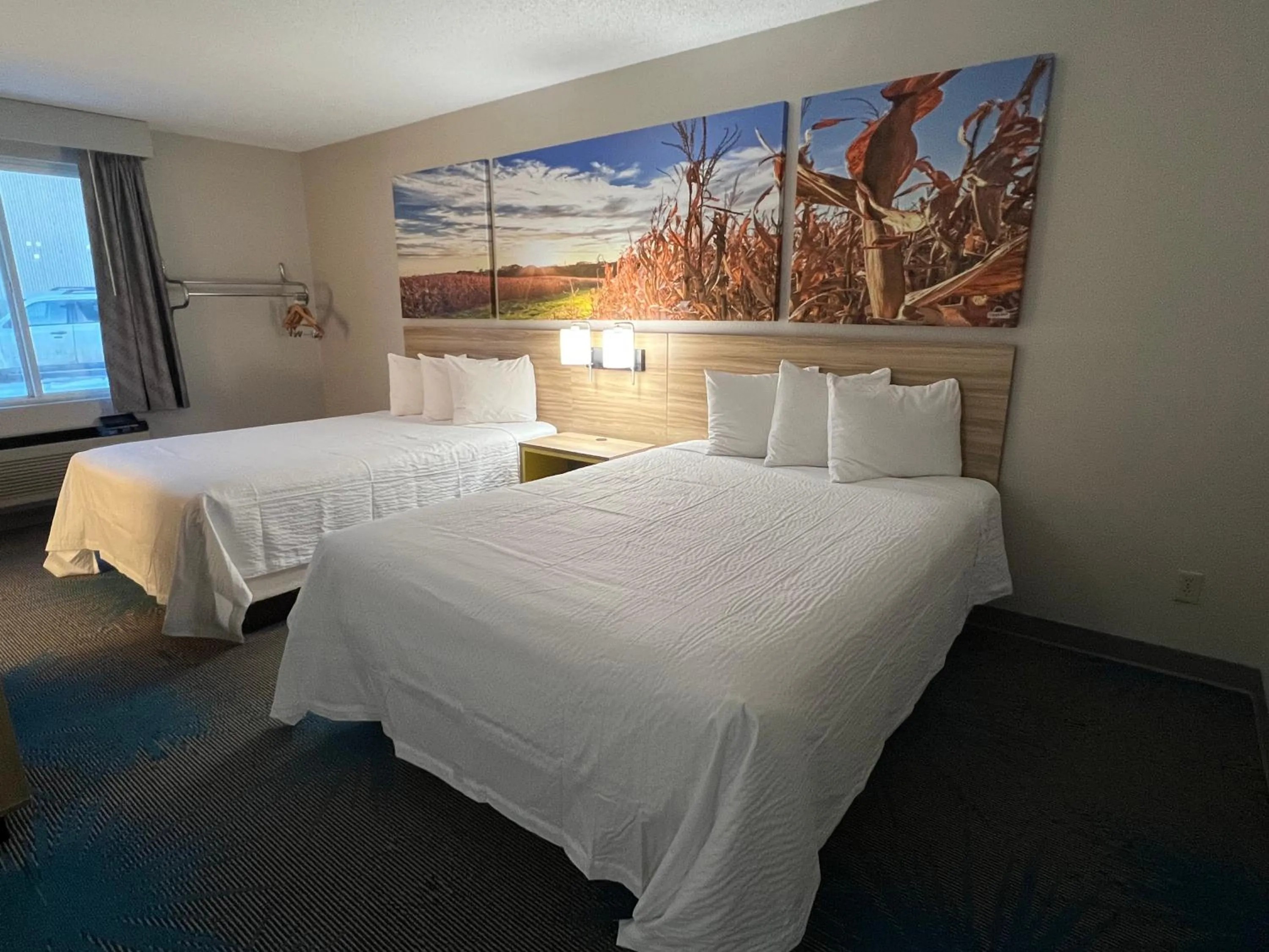 Bedroom, Bed in Days Inn by Wyndham Jamestown