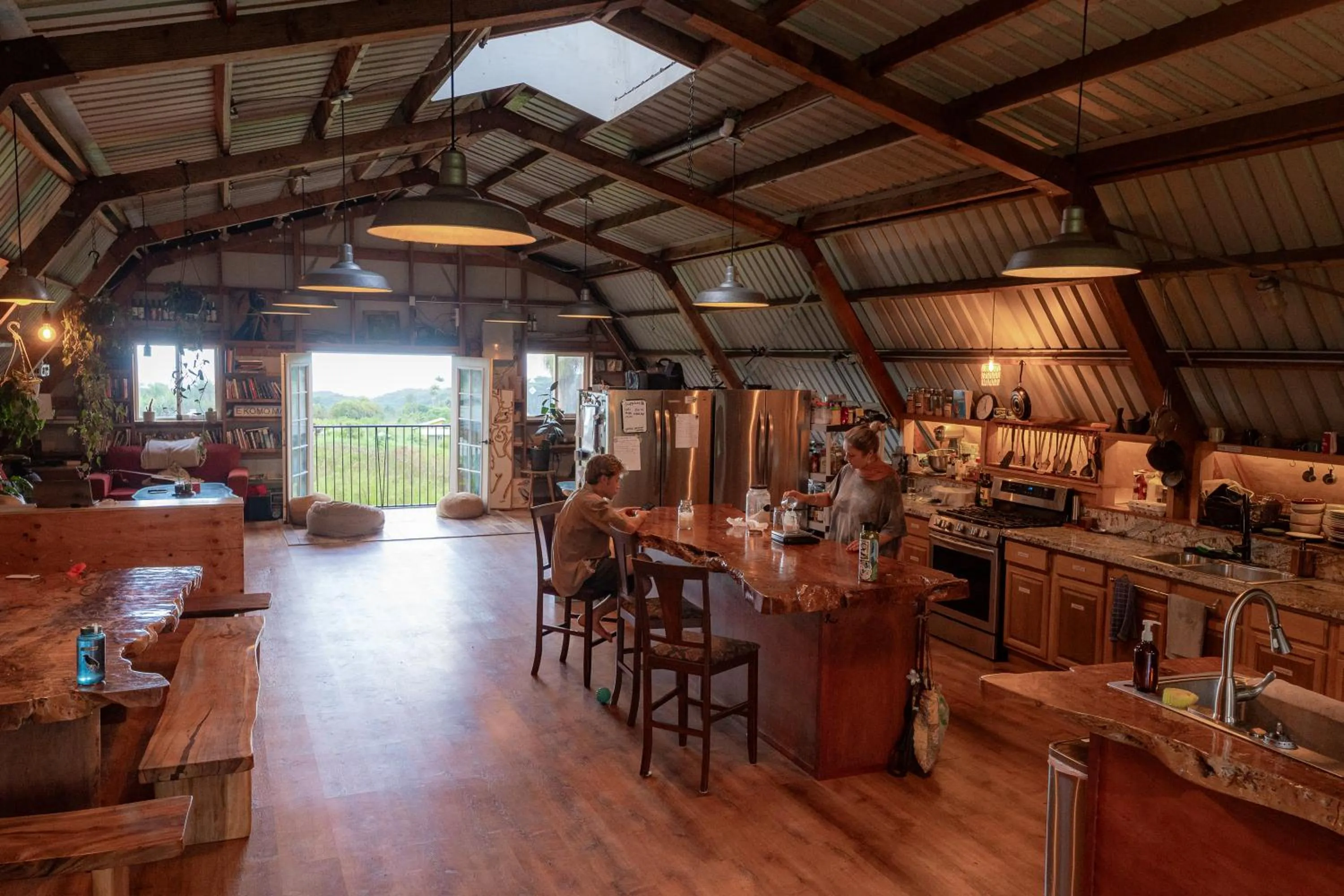 Kitchen or kitchenette in The Inn at Kulaniapia Falls