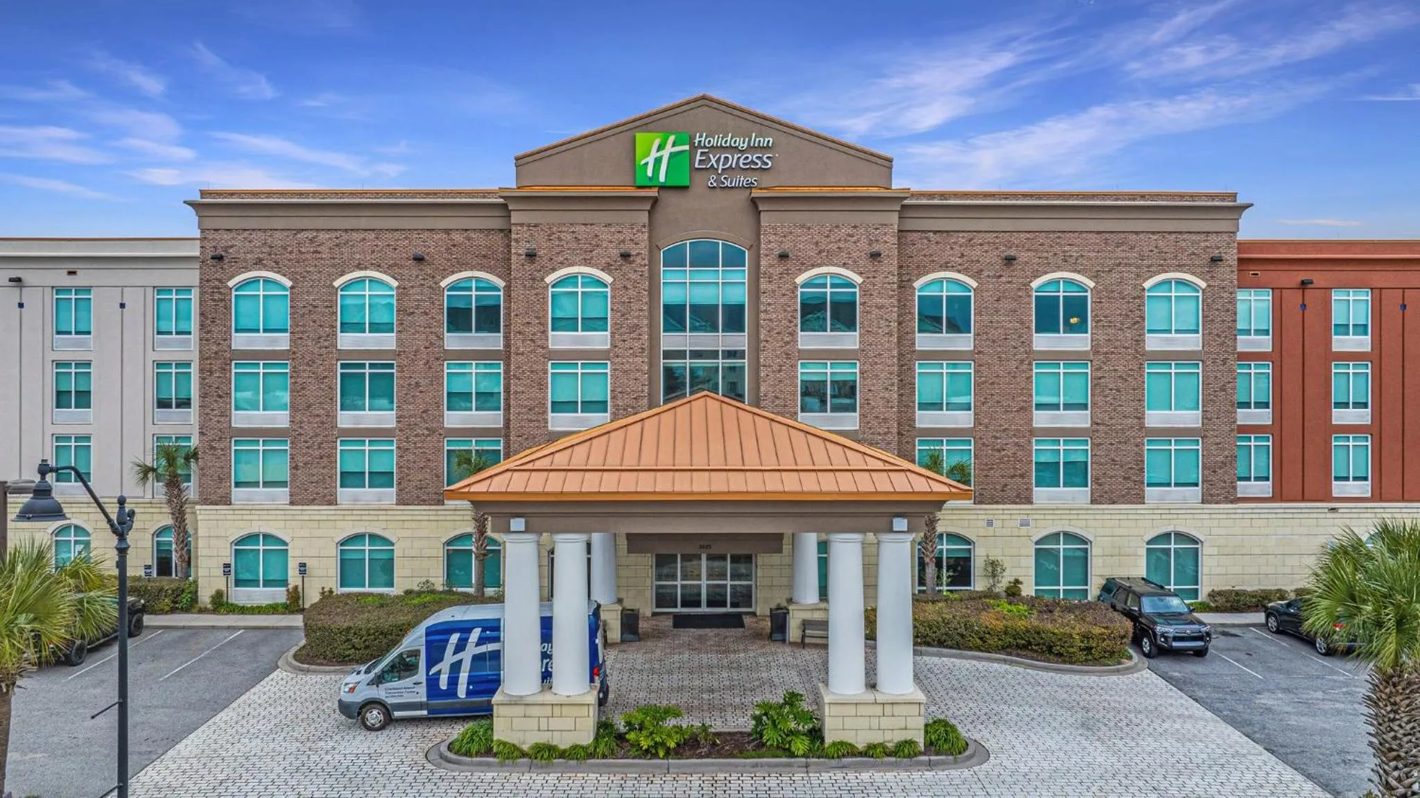 Property building in Holiday Inn Express & Suites Charleston Arpt-Conv Ctr Area by IHG
