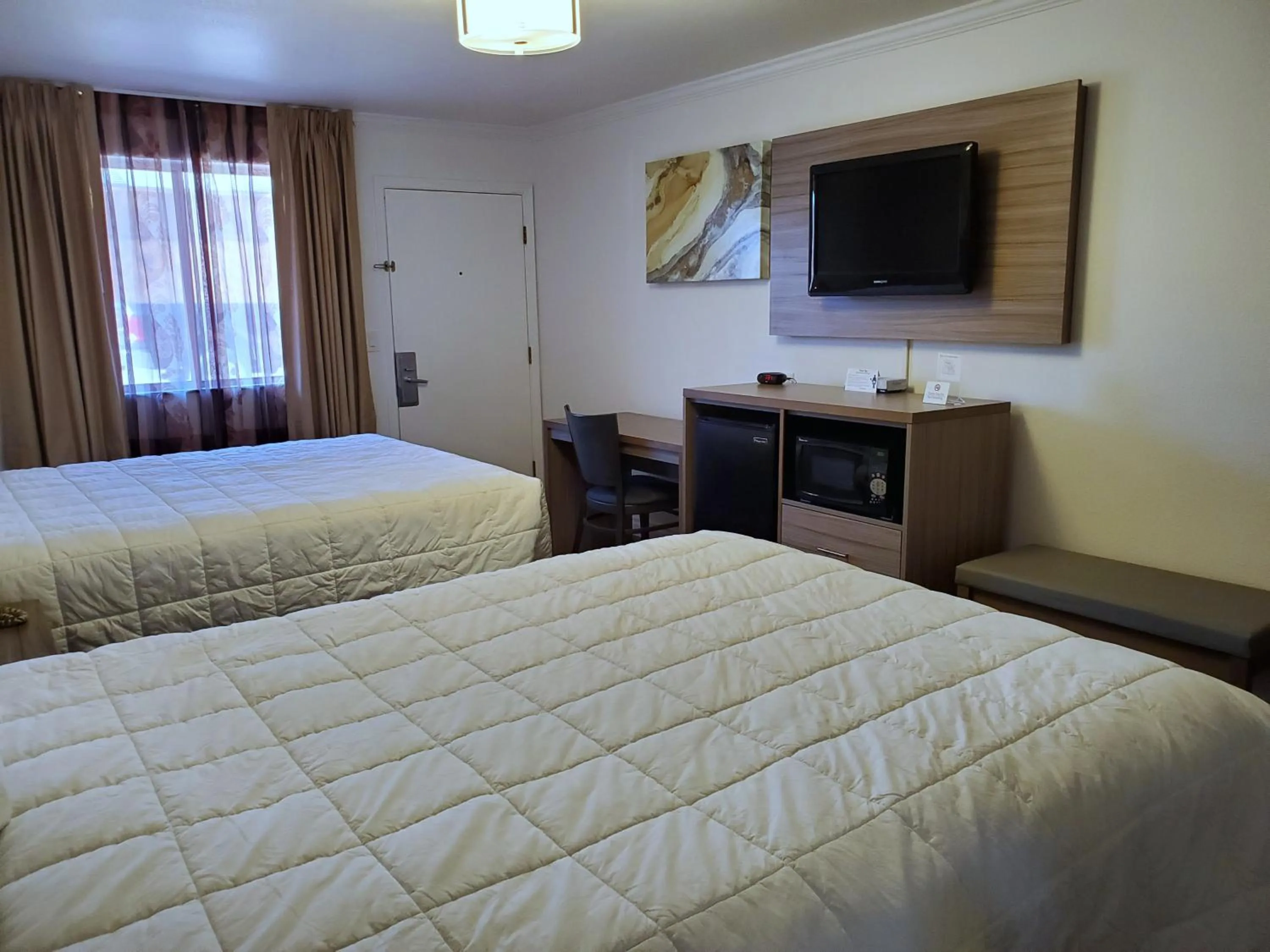 TV and multimedia, Bed in Exchange Club Motel