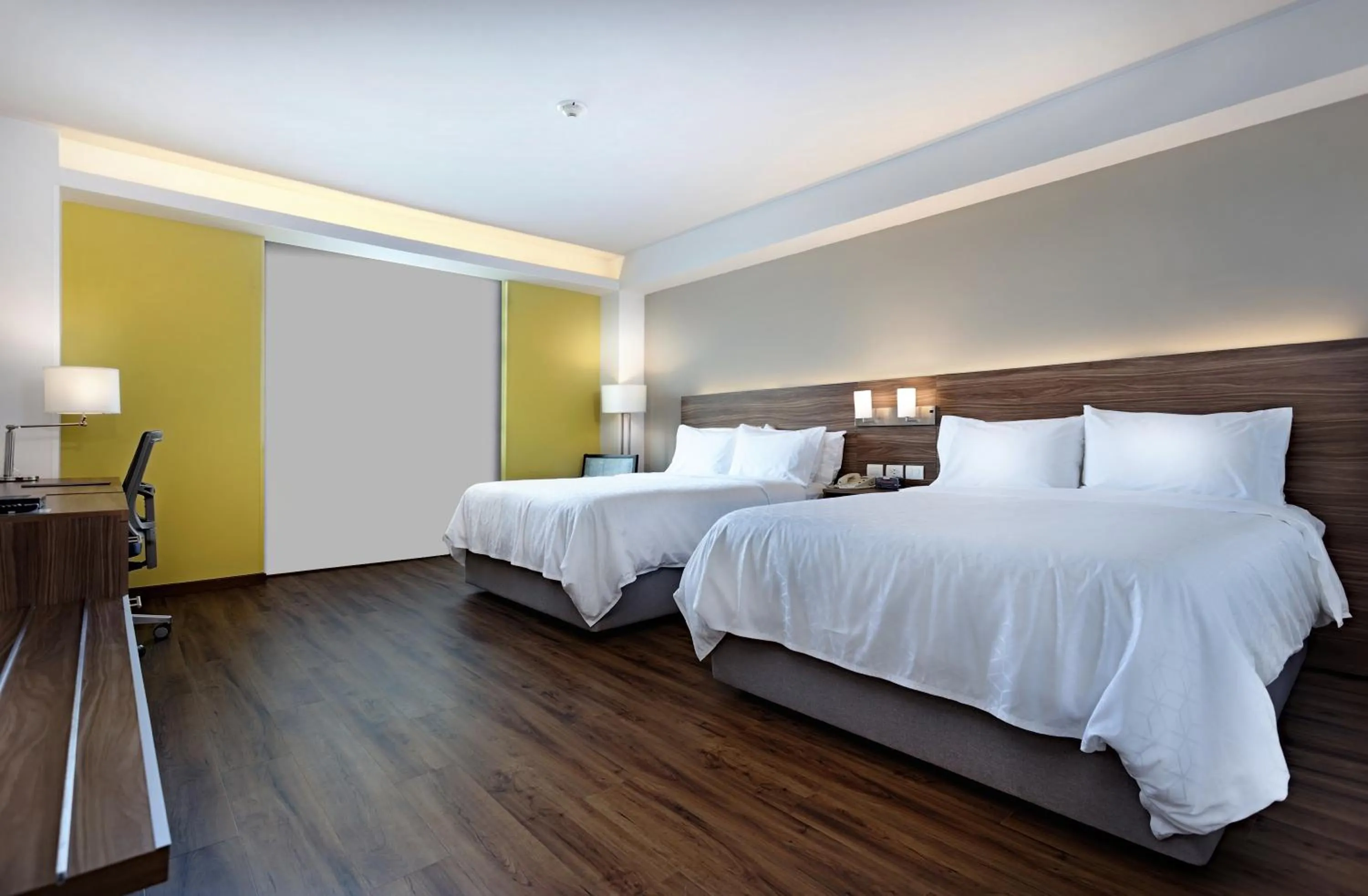 Photo of the whole room, Bed in Holiday Inn Express Villahermosa by IHG
